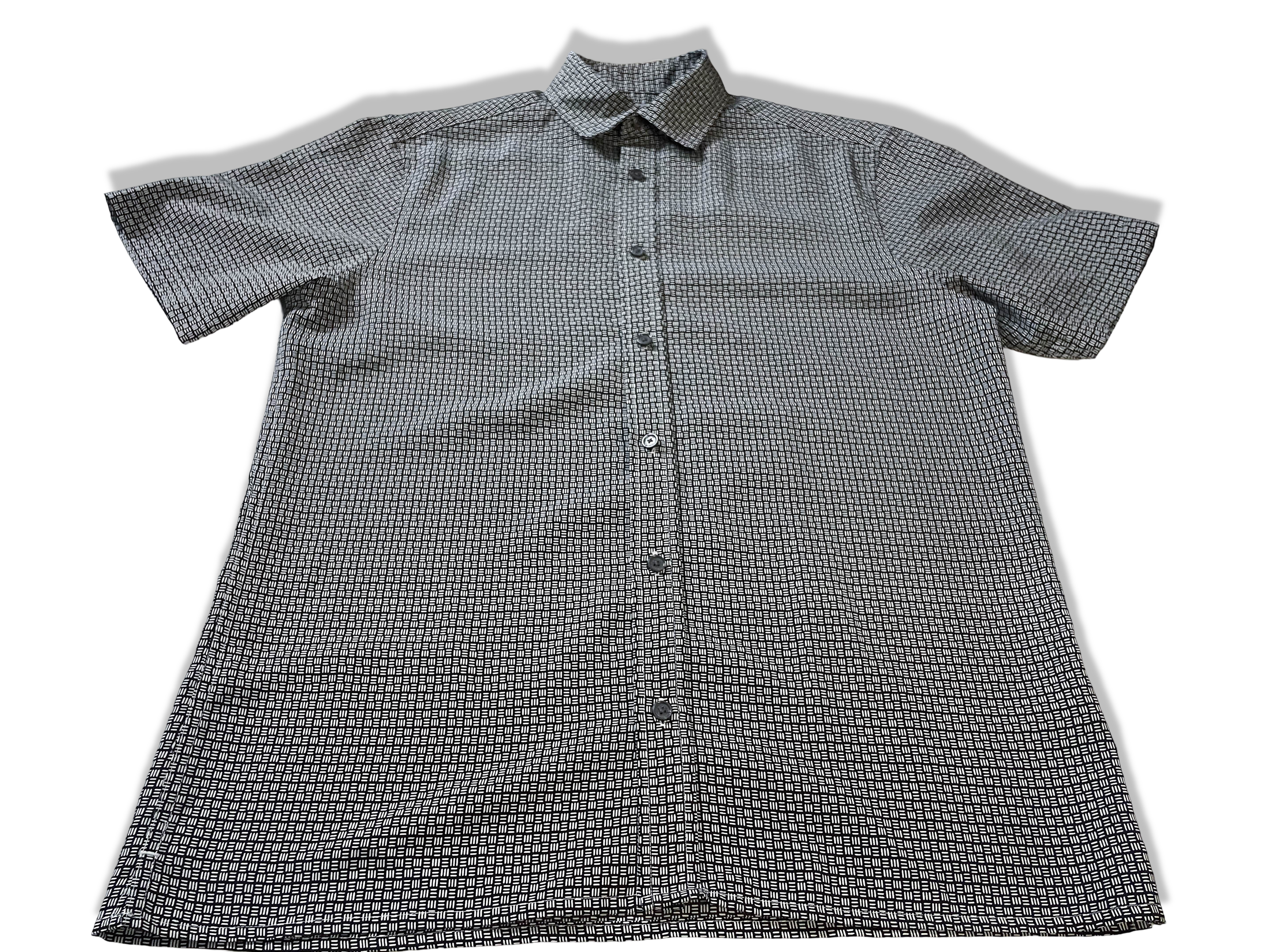 Vintage M&S Collection men's regular fit black & white geometric print short sleeve shirt in S|L31 W21| SKU 4016