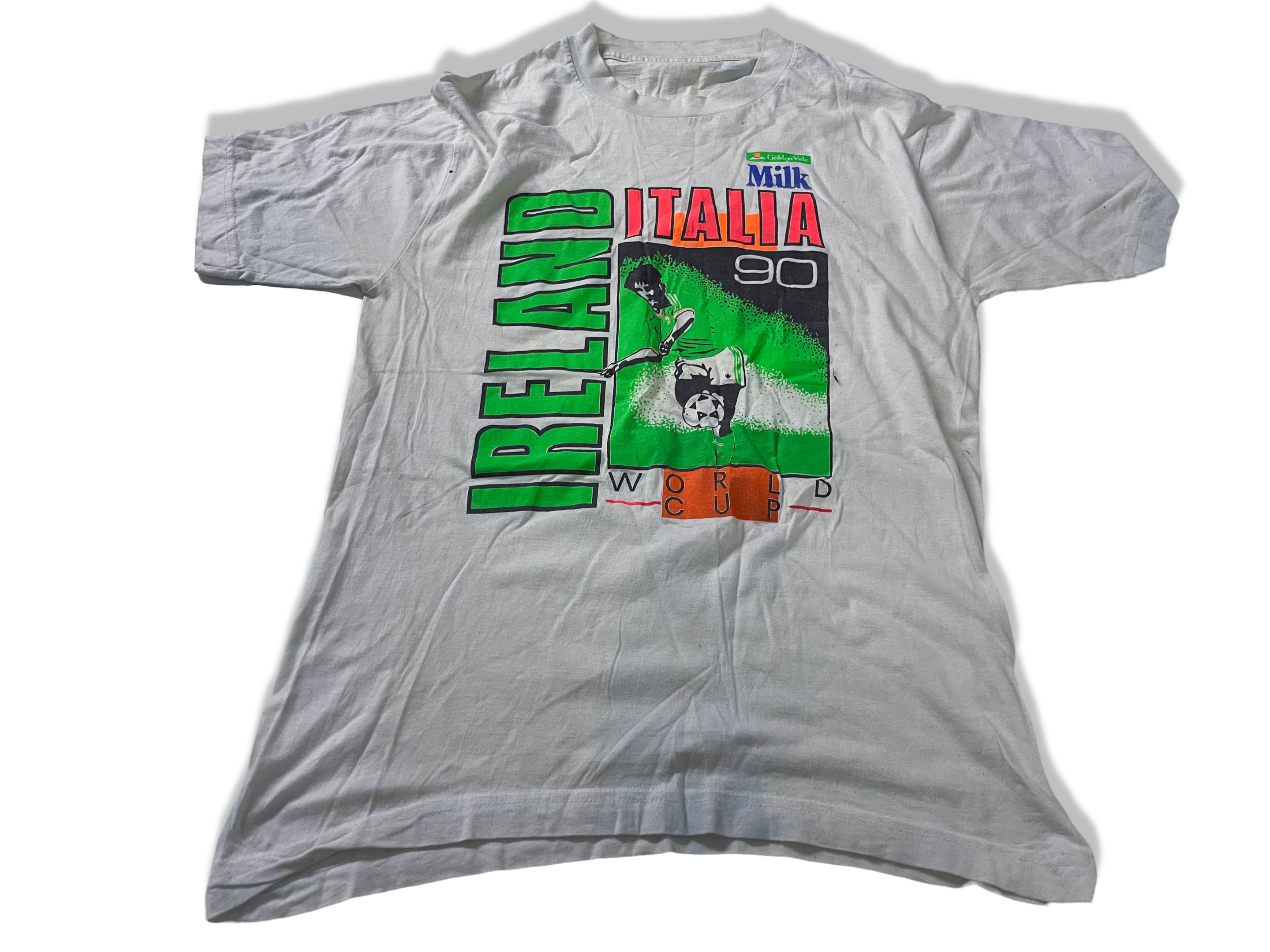 Vintage men's Ireland Italia 1990 world cup graphics white tees in S|L27 W17| SKU 4143