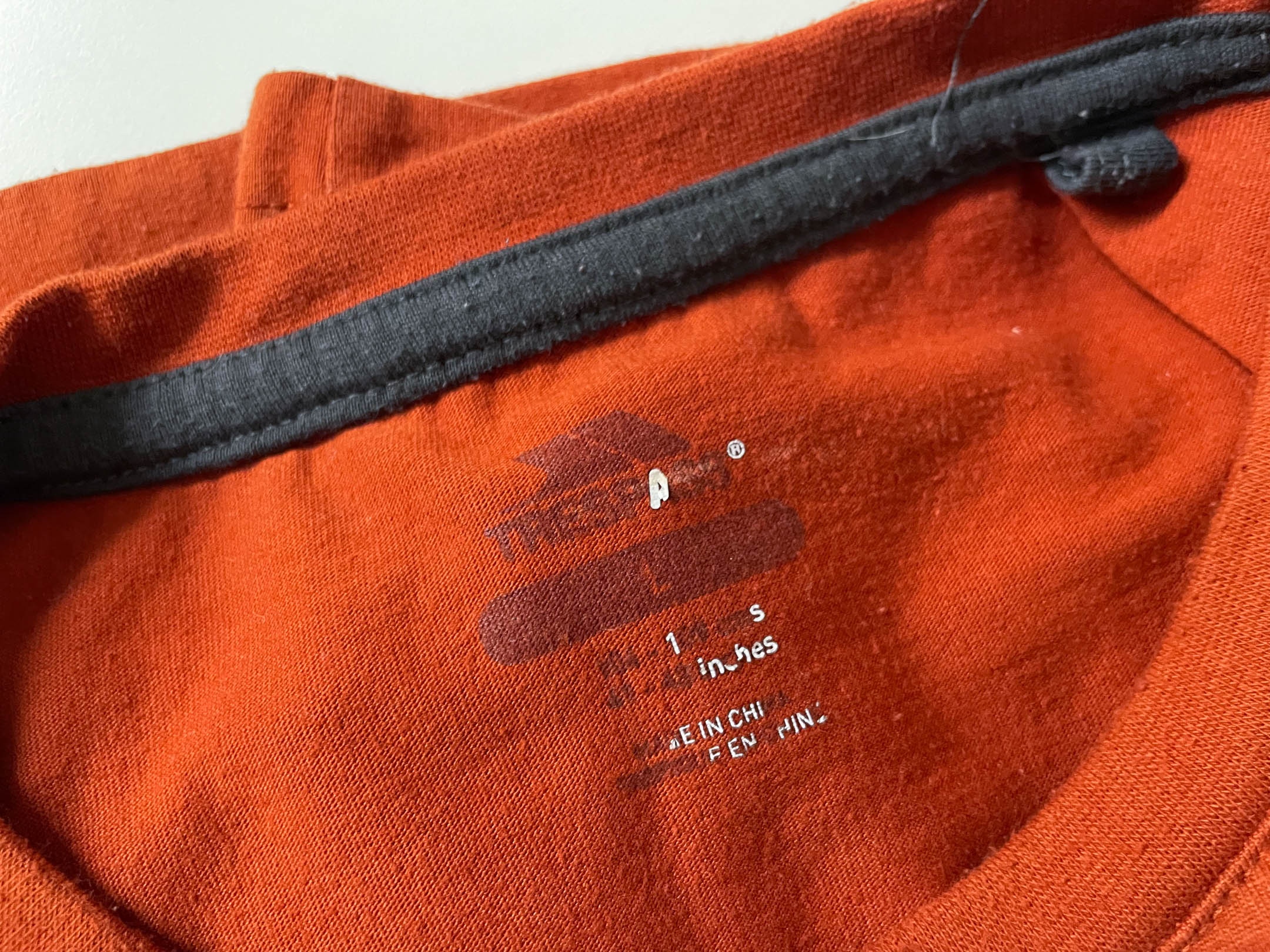 Vintage Men's trespass orange graphics medium tees |L 29 W 19|SKU 4I45