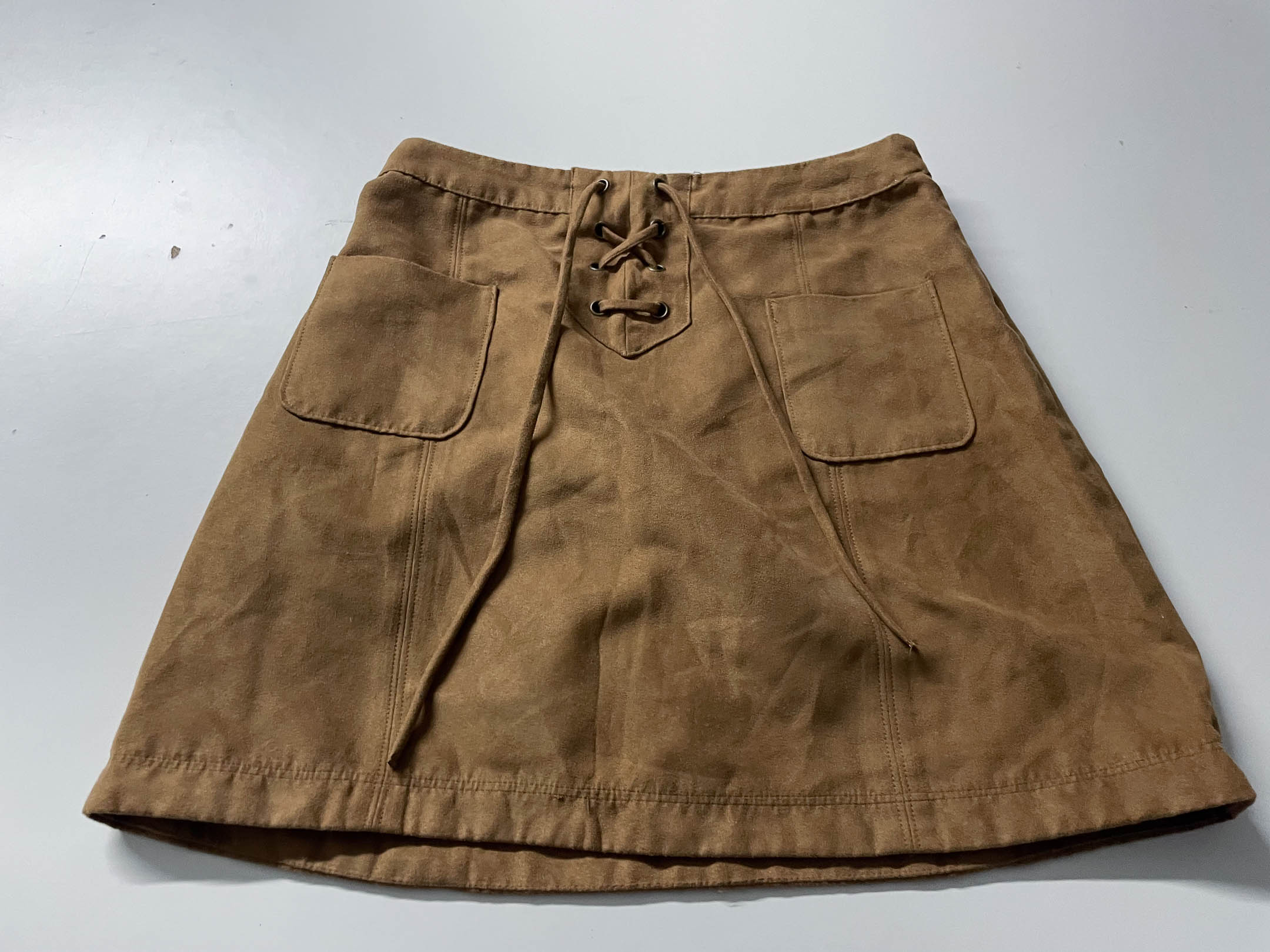 Vintage Women's Hollister Suede Tan Mini skirt in XS/S Made in China|L16 W26|SKU 4036