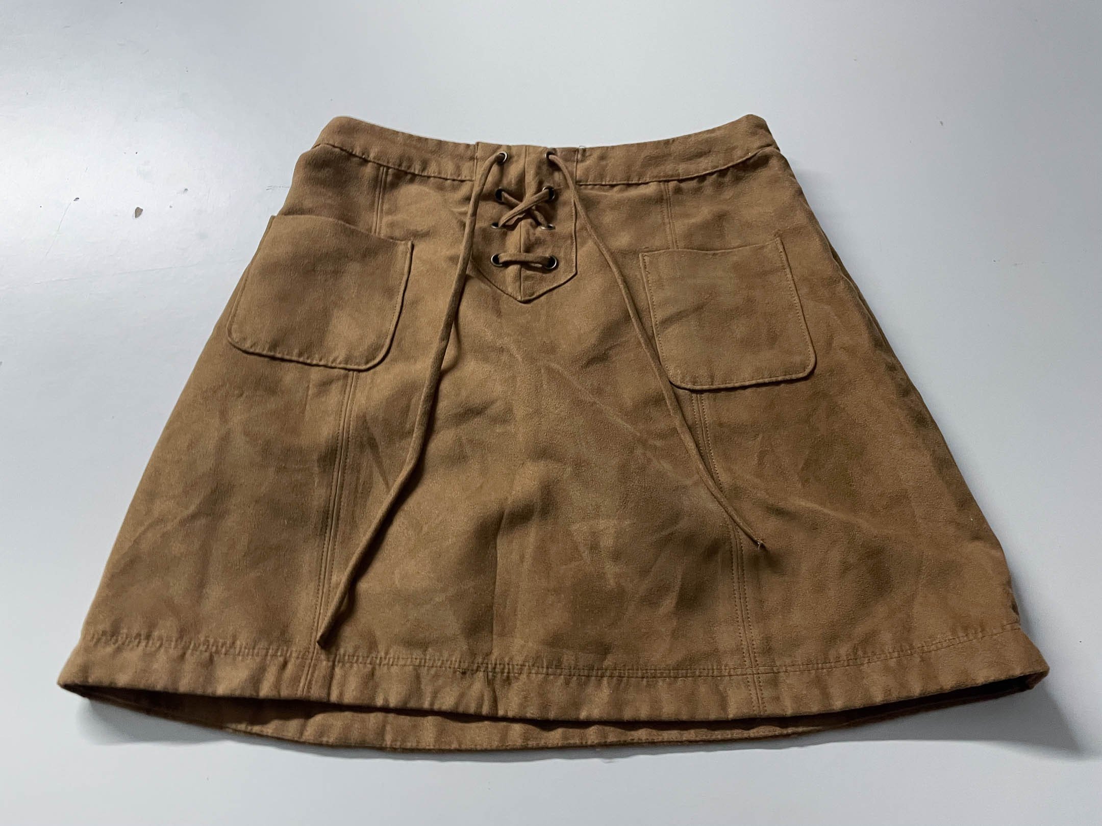 Vintage Women's Hollister Suede Tan Mini skirt in XS/S Made in China|L16 W26|SKU 4036