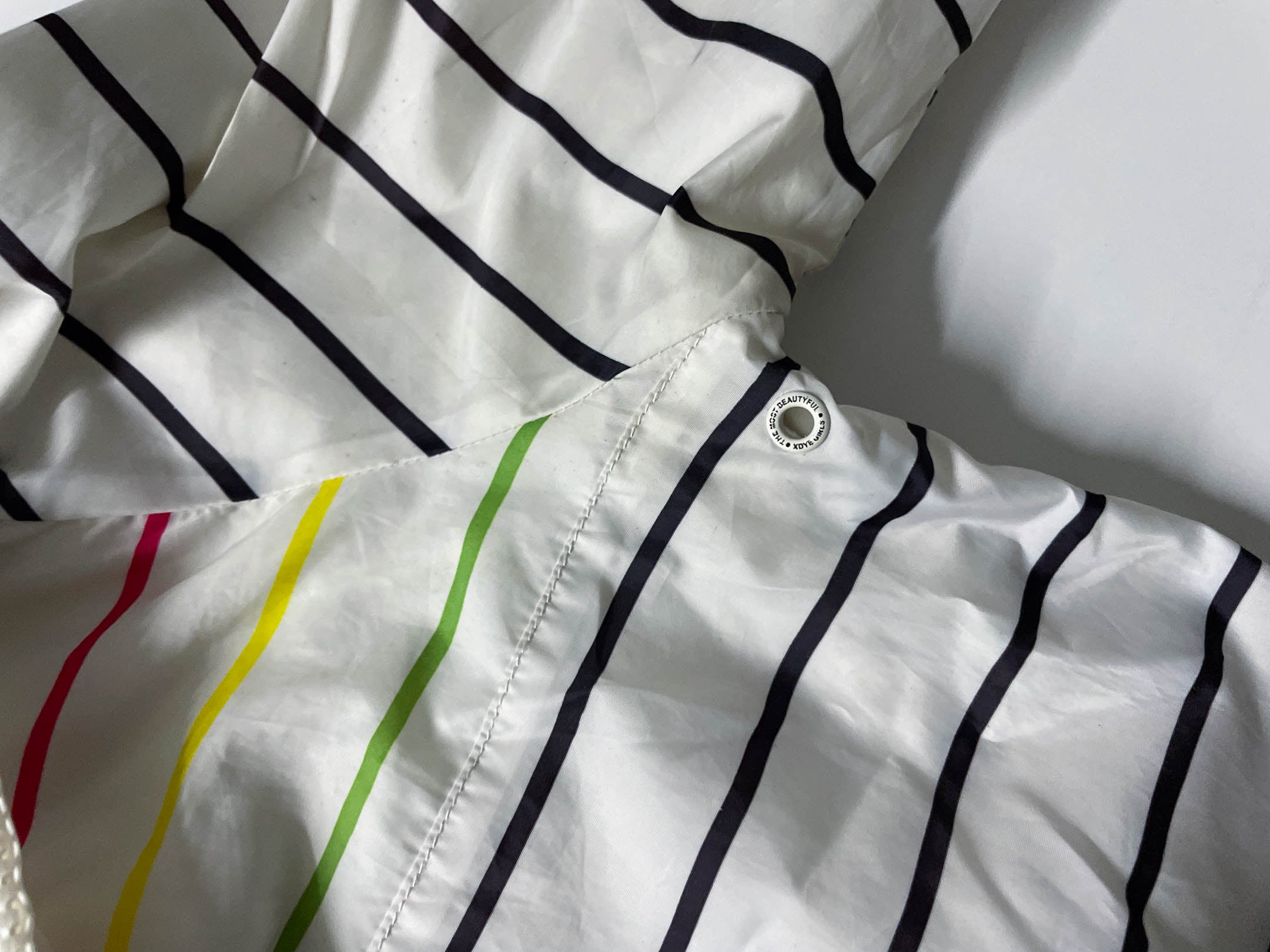 Vintage Women's Pull & Bear XDYE GIRLS White stripe hoodie full zip jacket in XL|L26 W19|SKU 4052