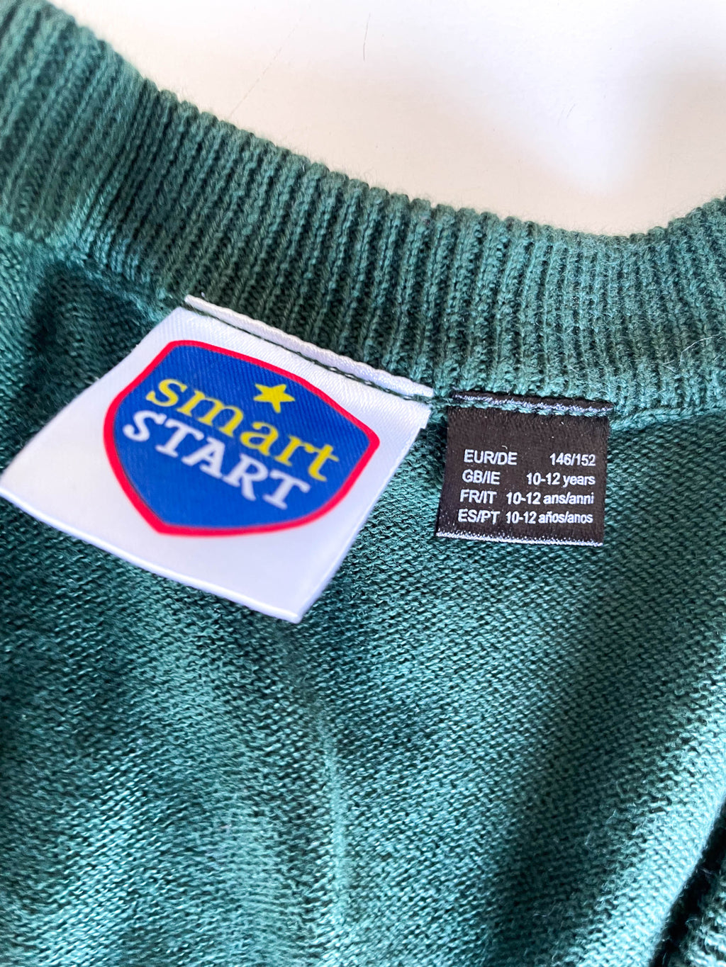 Vintage Smart Start winter knitted V-neck button up green cardigan 10-12YRS|L21 W15| SKU 4372