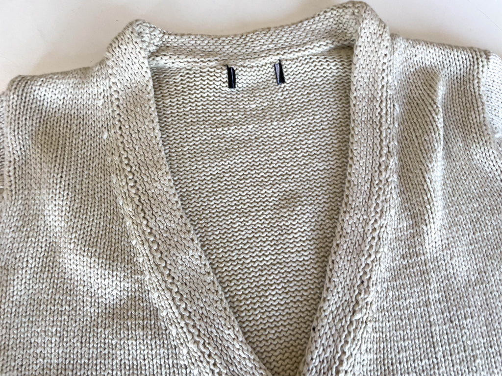 Vintage women's brown V-neck open knitted cardigan size 14| L25 W18| SKU 4373