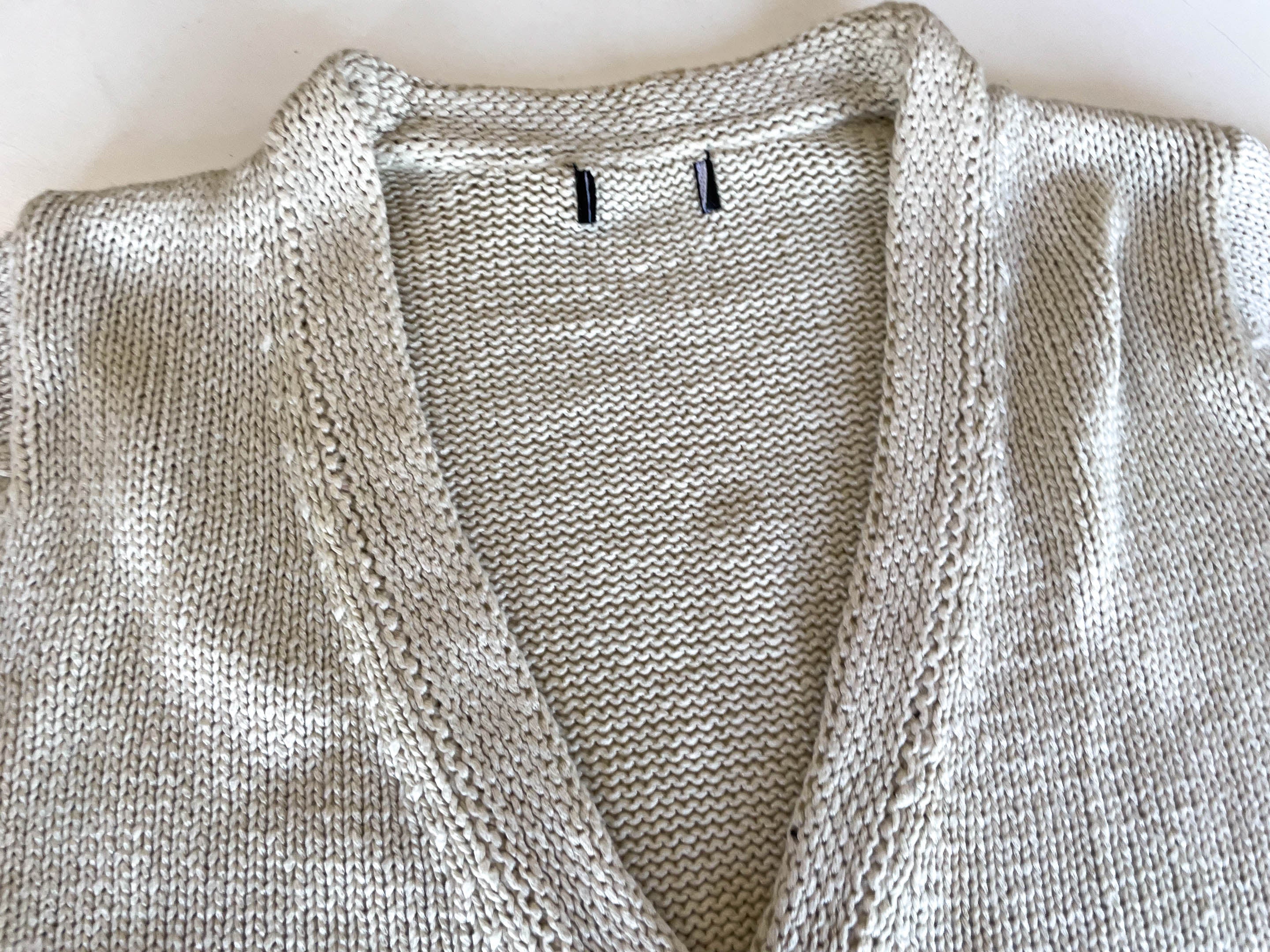 Vintage women's brown V-neck open knitted cardigan size 14| L25 W18| SKU 4373