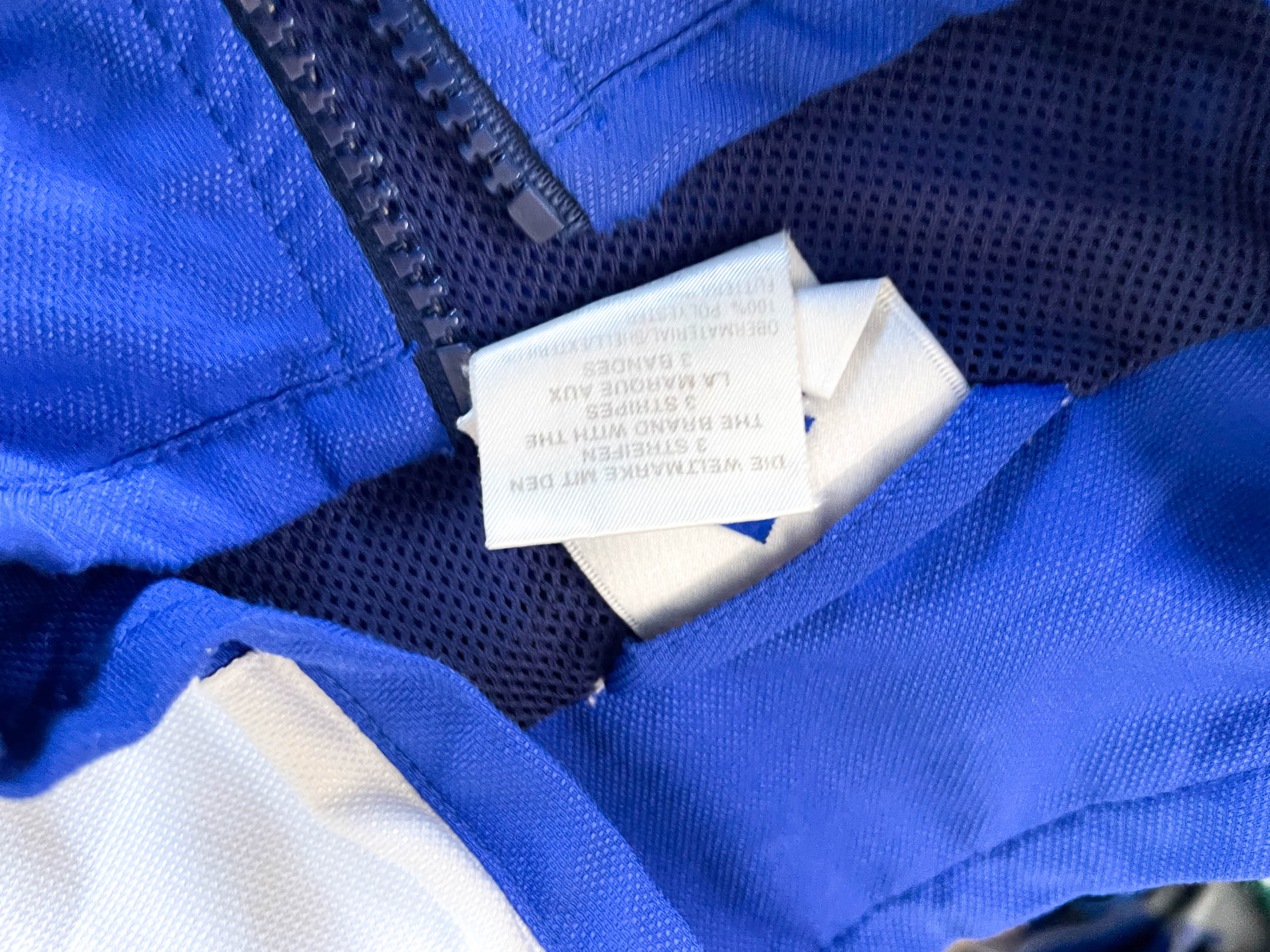 Vintage Adidas Climalite full zip blue windbreaker track top in L\XL| L31 W25|SKU 4383Vintage Adidas Climalite full zip blue windbreaker track top in L\XL| L31 W25|SKU 4383