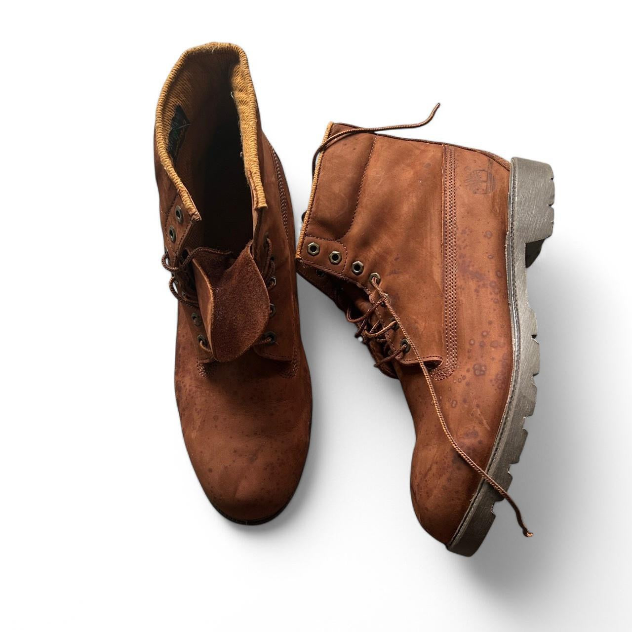 Brown leather Timberland boots with a rugged, outdoor vibe #grunge sold as is sku 6863 estimated to fit size 12-3 aactual size 13