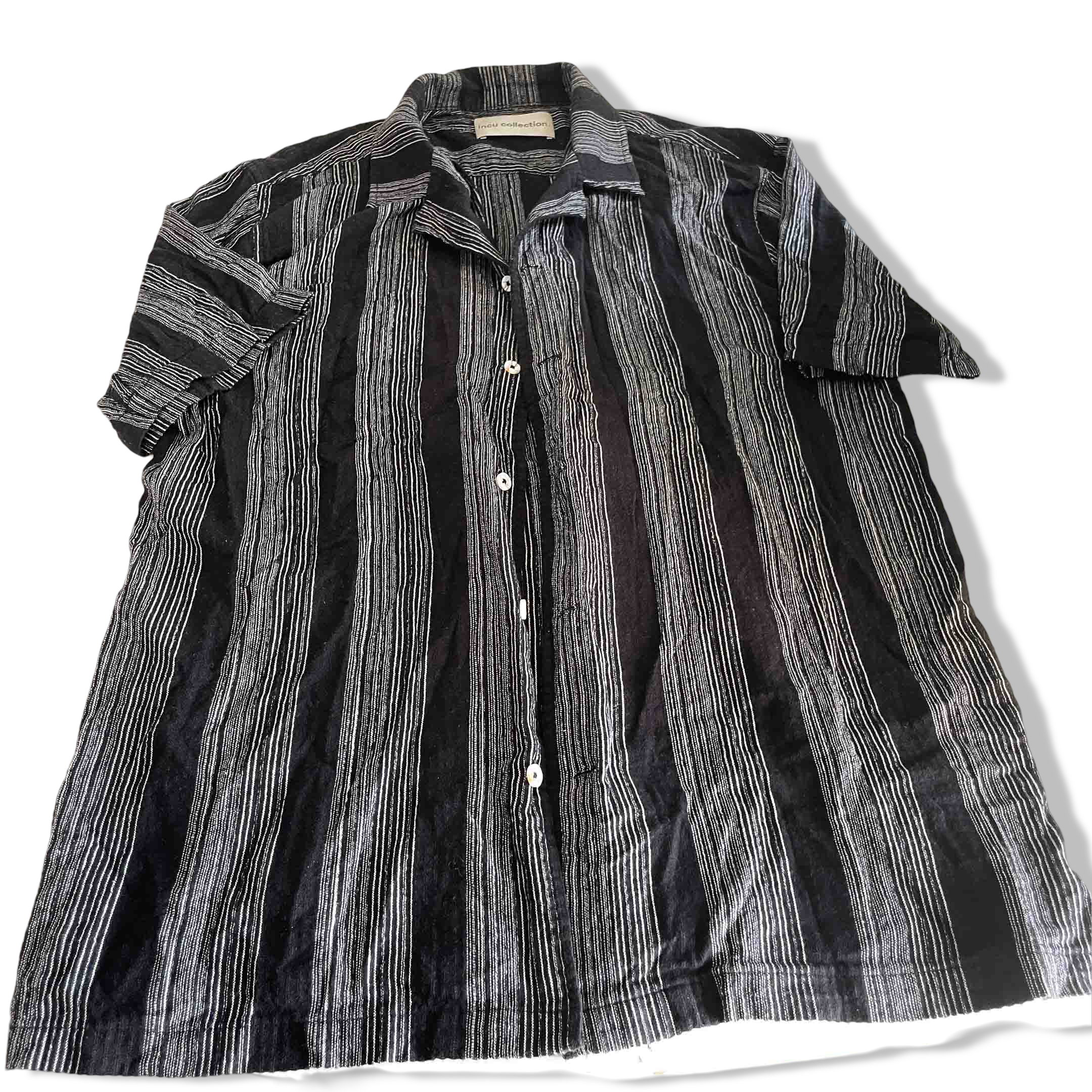 Vintage men Incu Collection black & white stripe short sleeve shirt in M|L31 W19|SKU 6373