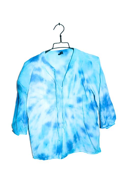 Vintage women Vero Moda blue tye dye print V-neck blouse in M|L24 W19|SKU 6615