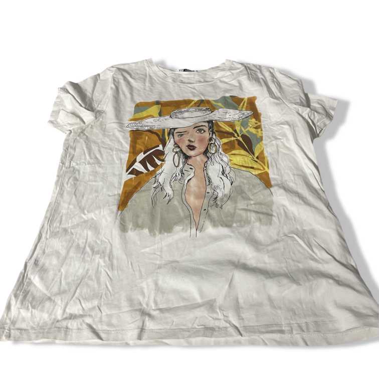 Vintage women's Zara Graphic White  short sleeve T Shirt in XL| L28 W21| SKU 5449