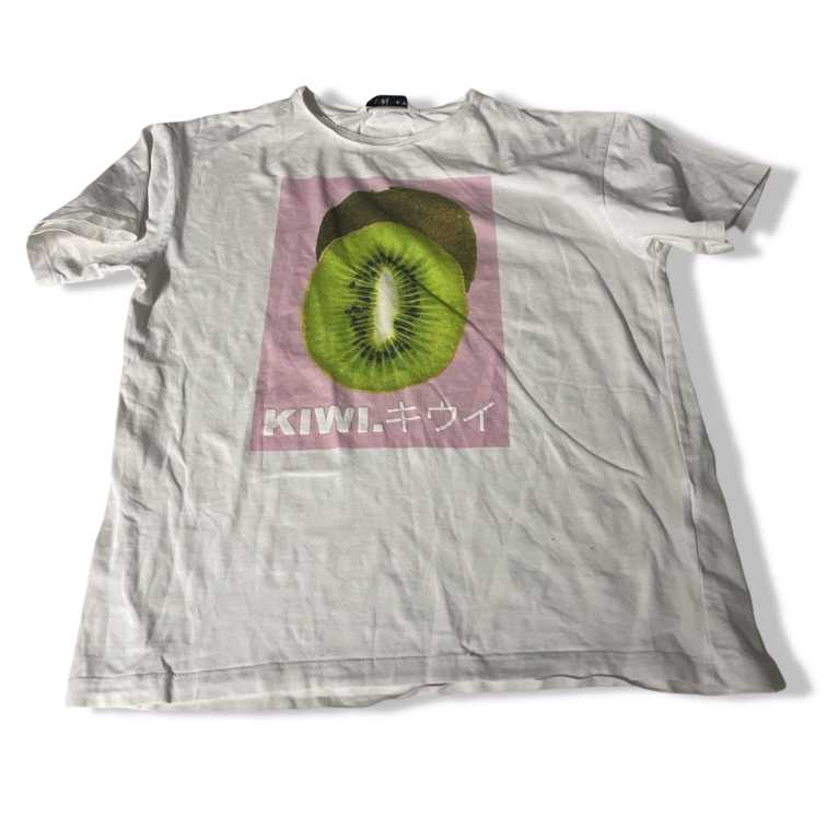 Vintage women's white Pull & Bear Kiwi short sleeve tees in M|L22W17|SKU 5445
