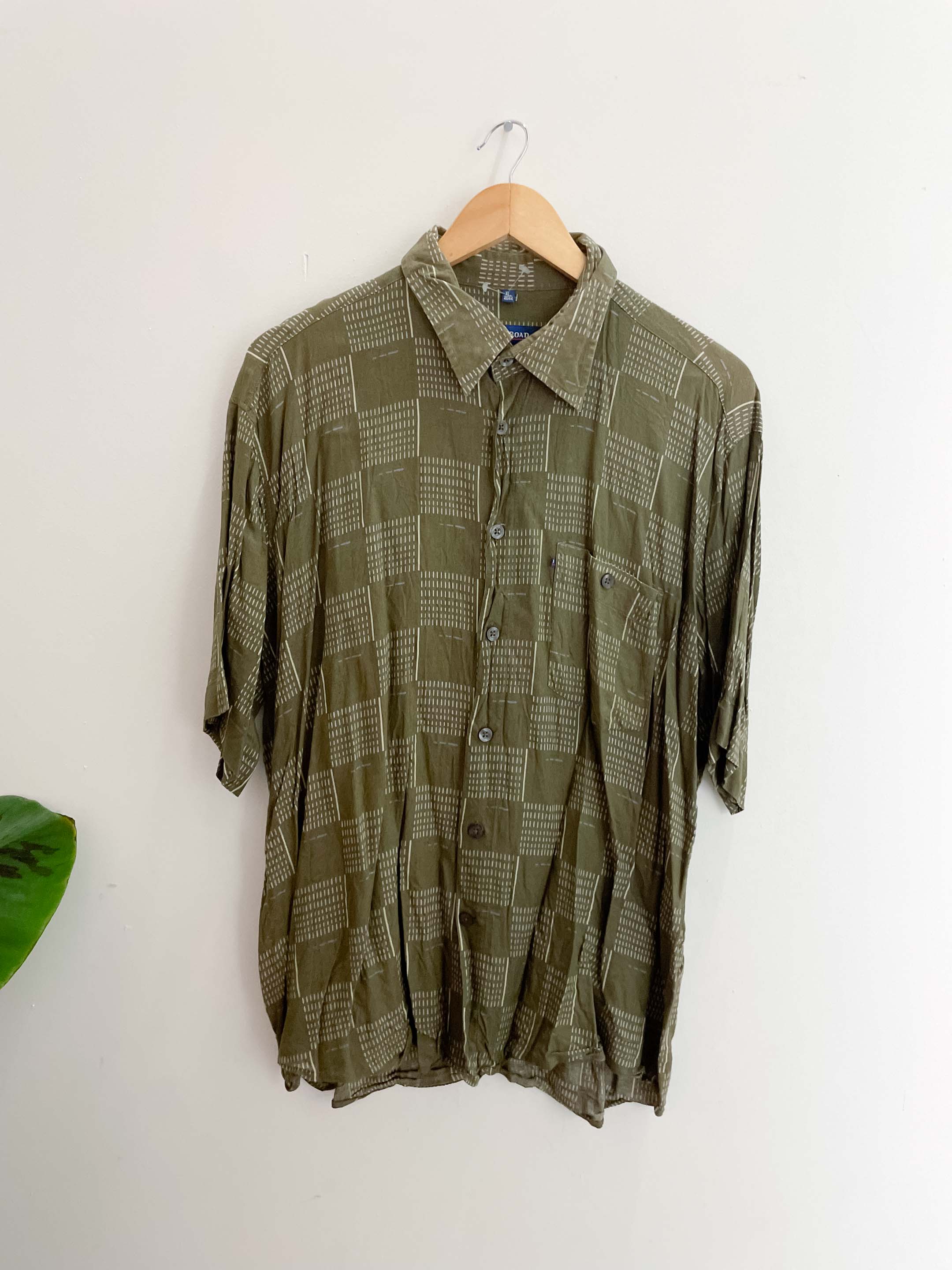 Vintage large green printed pattern mens short sleeve short