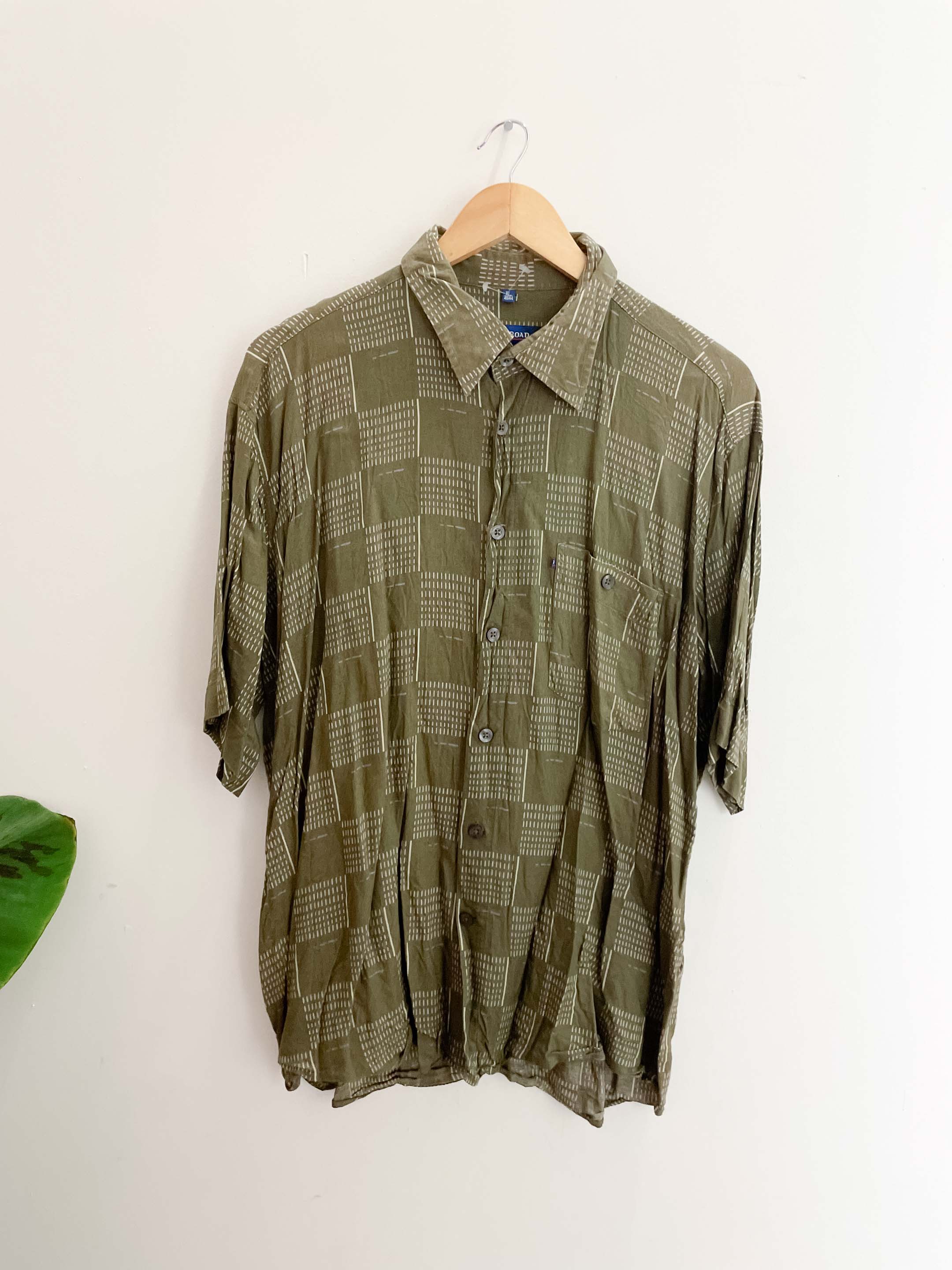 Vintage large green printed pattern mens short sleeve short