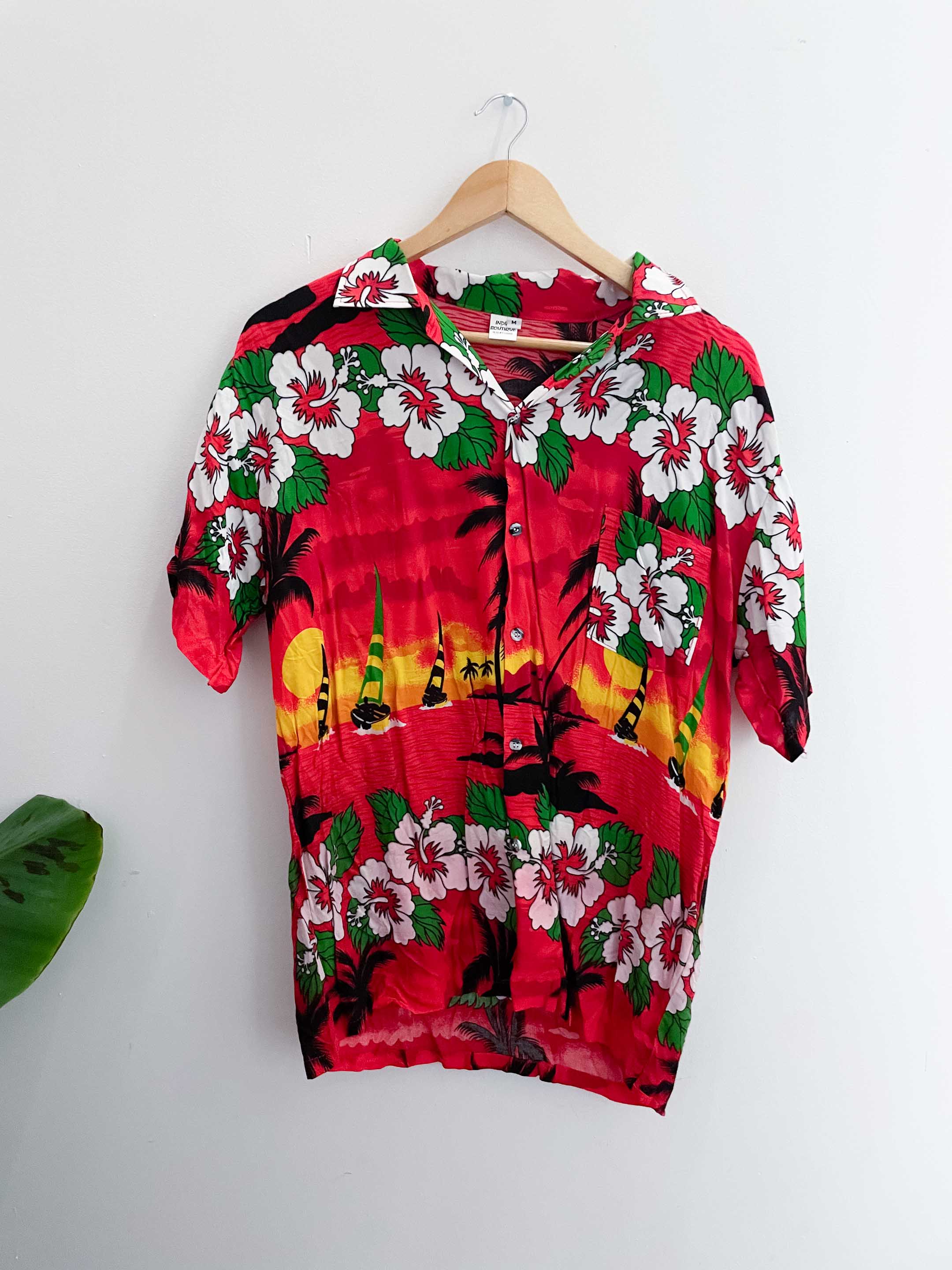 Vintage red floral pattern beach shirt size M