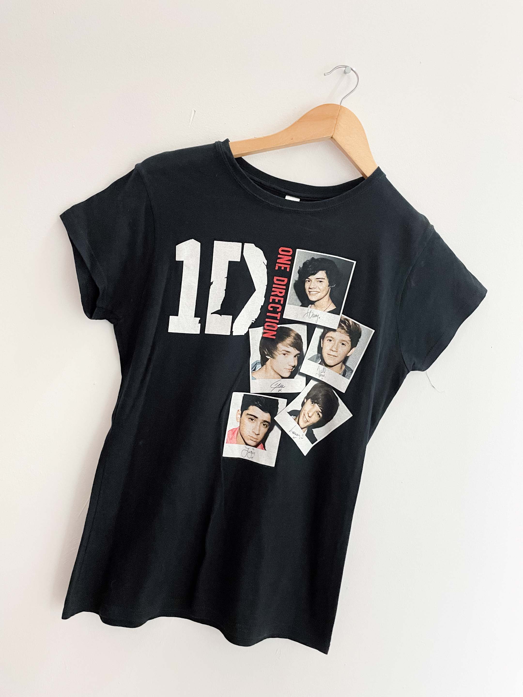 Vintage black one direction graphics small tshirt