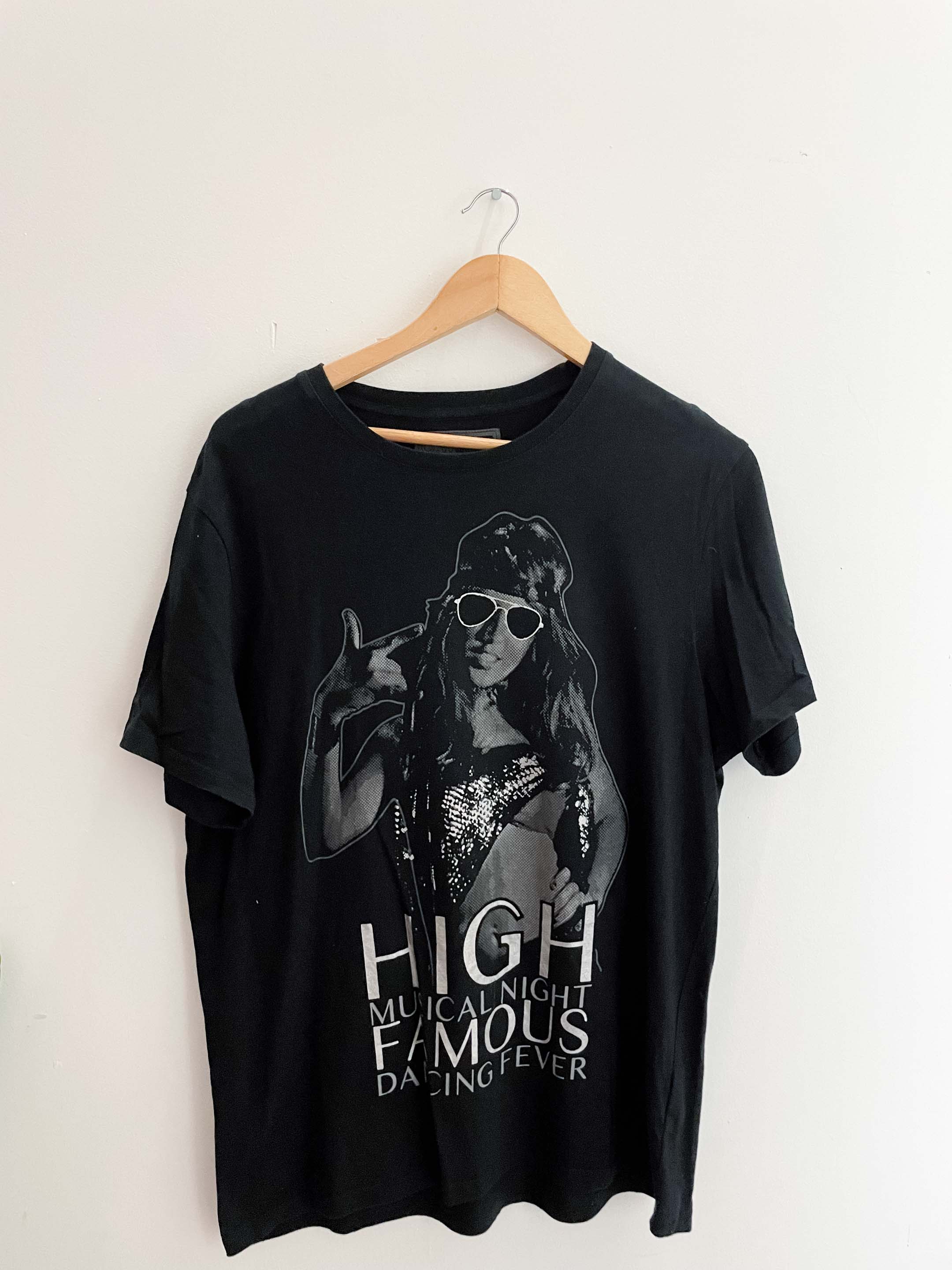 Vintage high musical famous dancing fever graphics black large tshirt