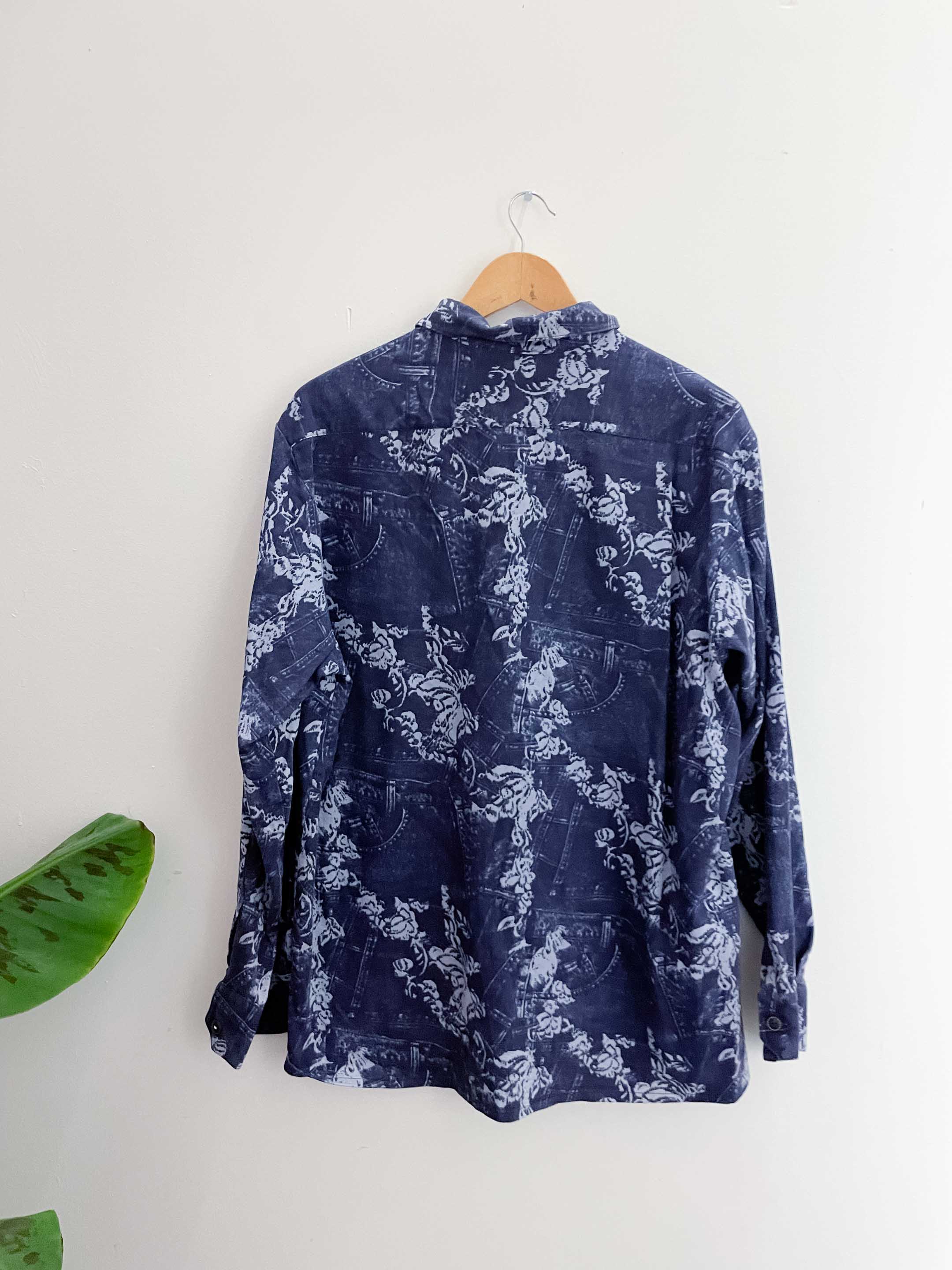 Vintage blue heavy material floral pattern mens long sleeve shirt size L