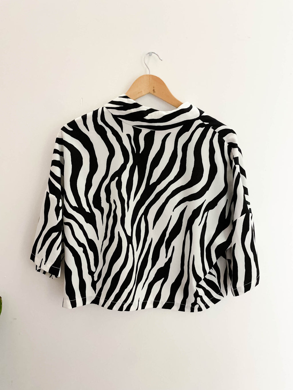 Vintage women satin zebra print shirt size 8