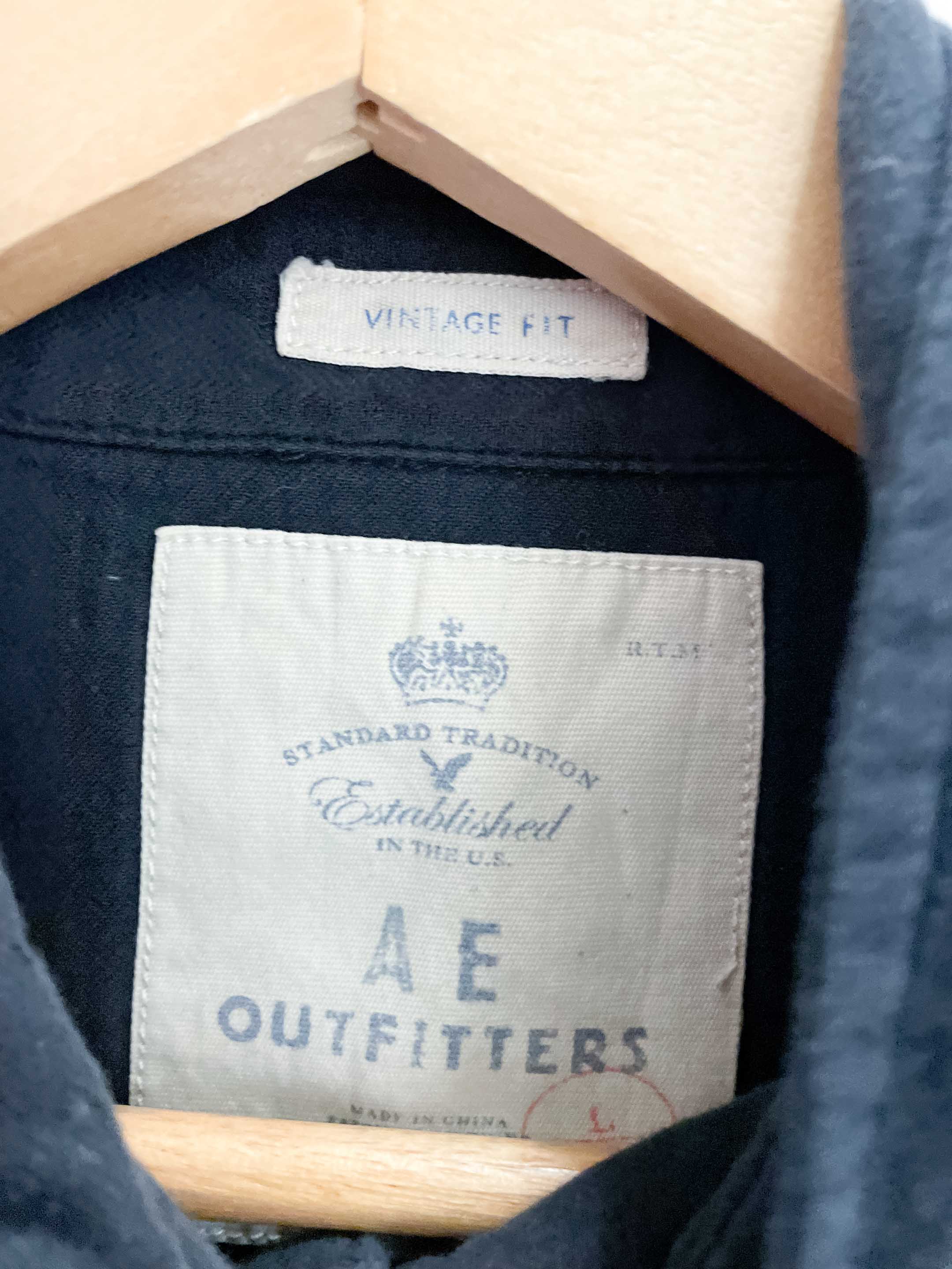 Vintage black American Eagle Outfitters thick regular fit mens long sleeve large shirt