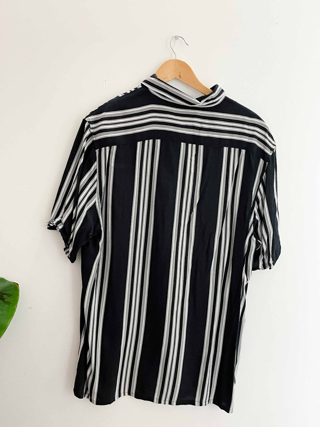Vintage black vertical stripe mens shirt size XL