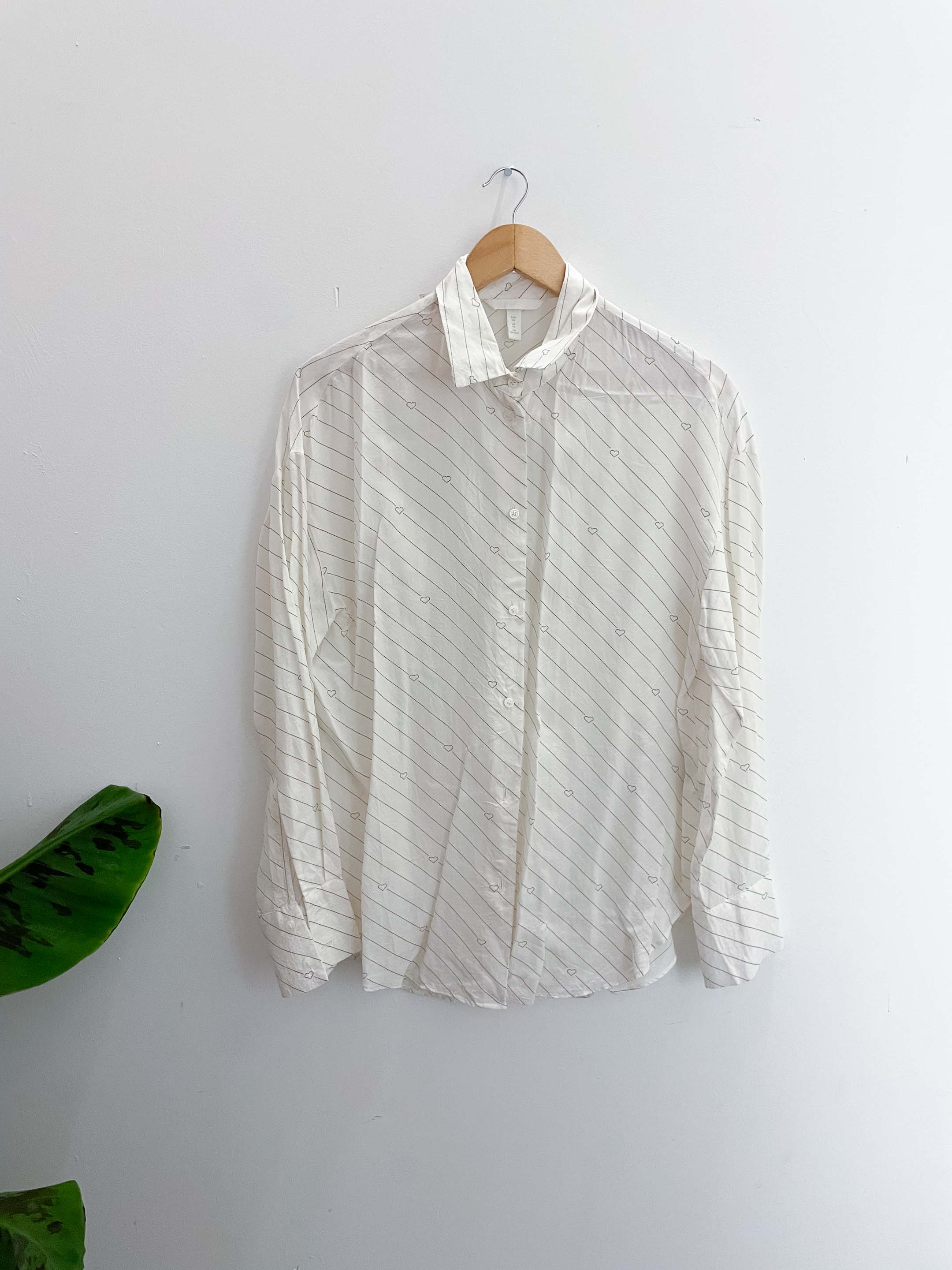 Vintage H&M white patterned long sleeve shirt size 10