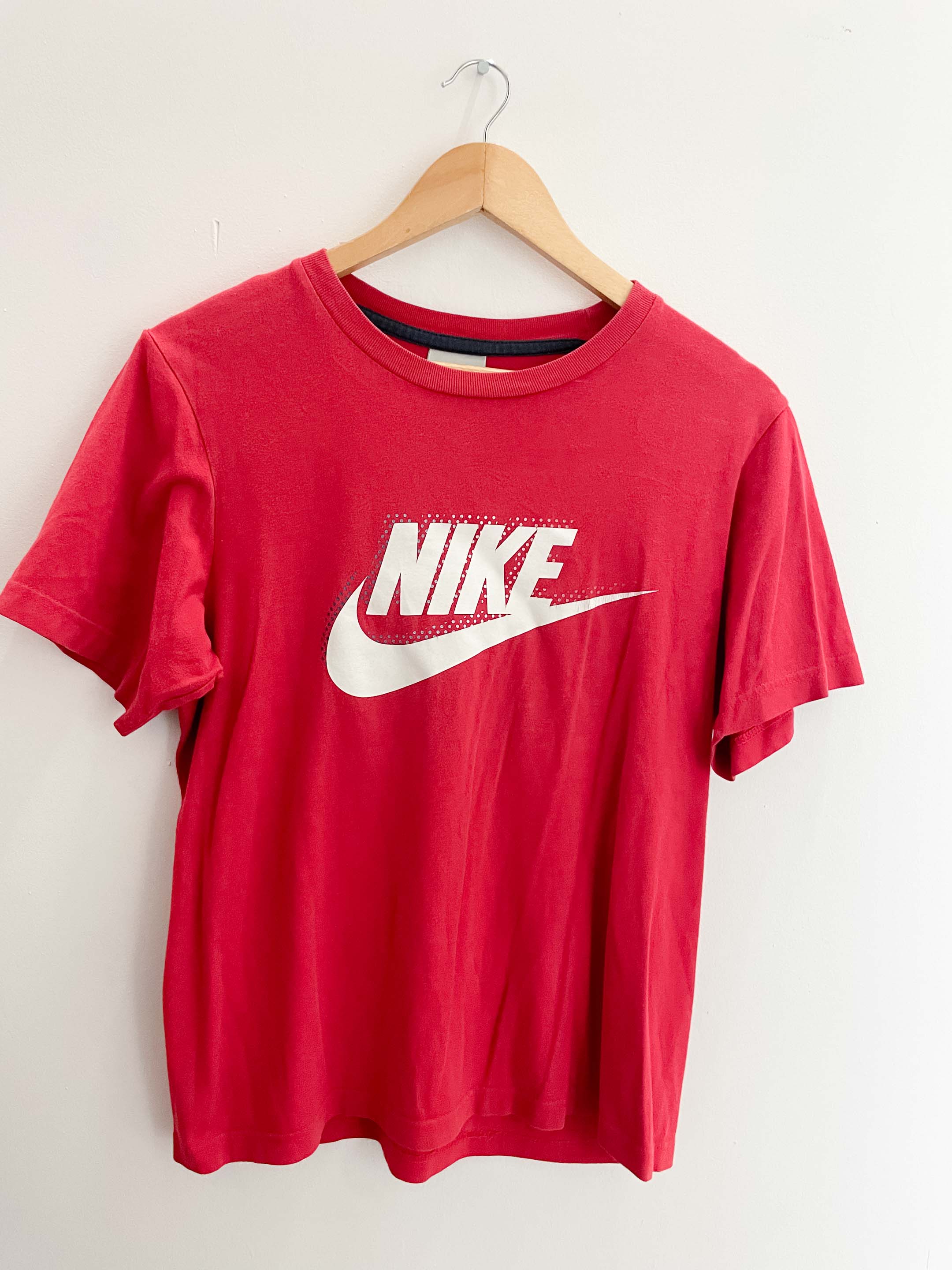 Vintage nike red small tshirt
