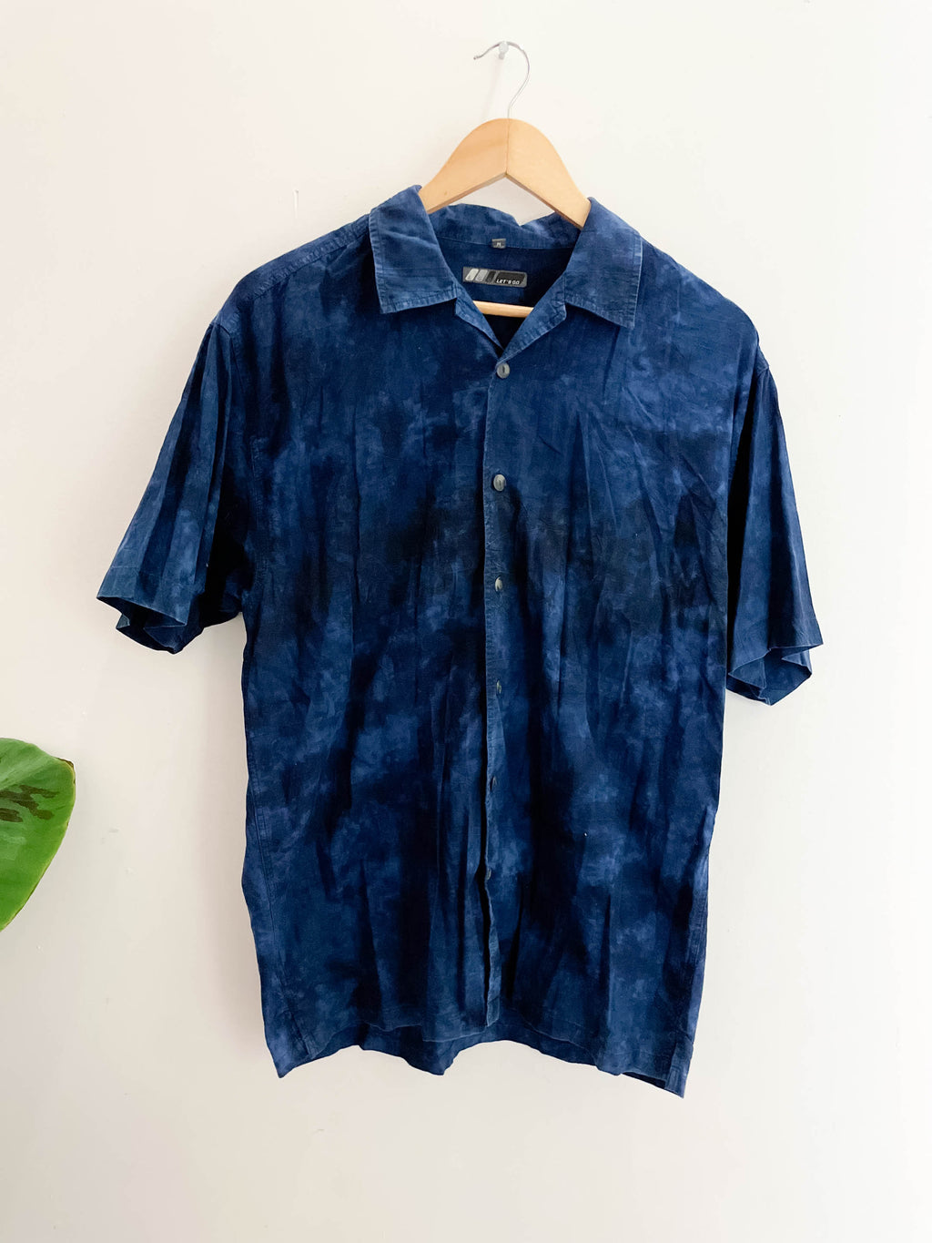 Vintage blue tie dye let's go mens short sleeve shirt size M