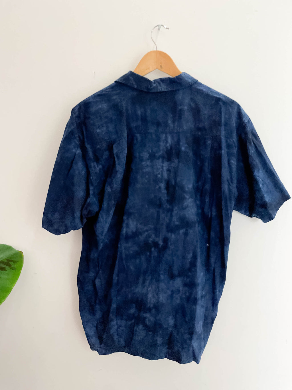 Vintage blue tie dye let's go mens short sleeve shirt size M