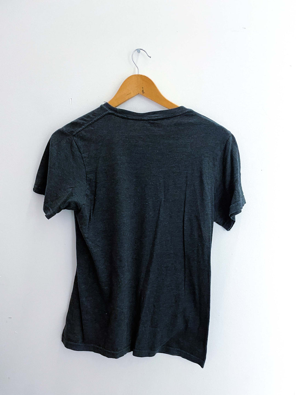 Vintage Harrypotters school of witch craft & zarory small grey tshirt