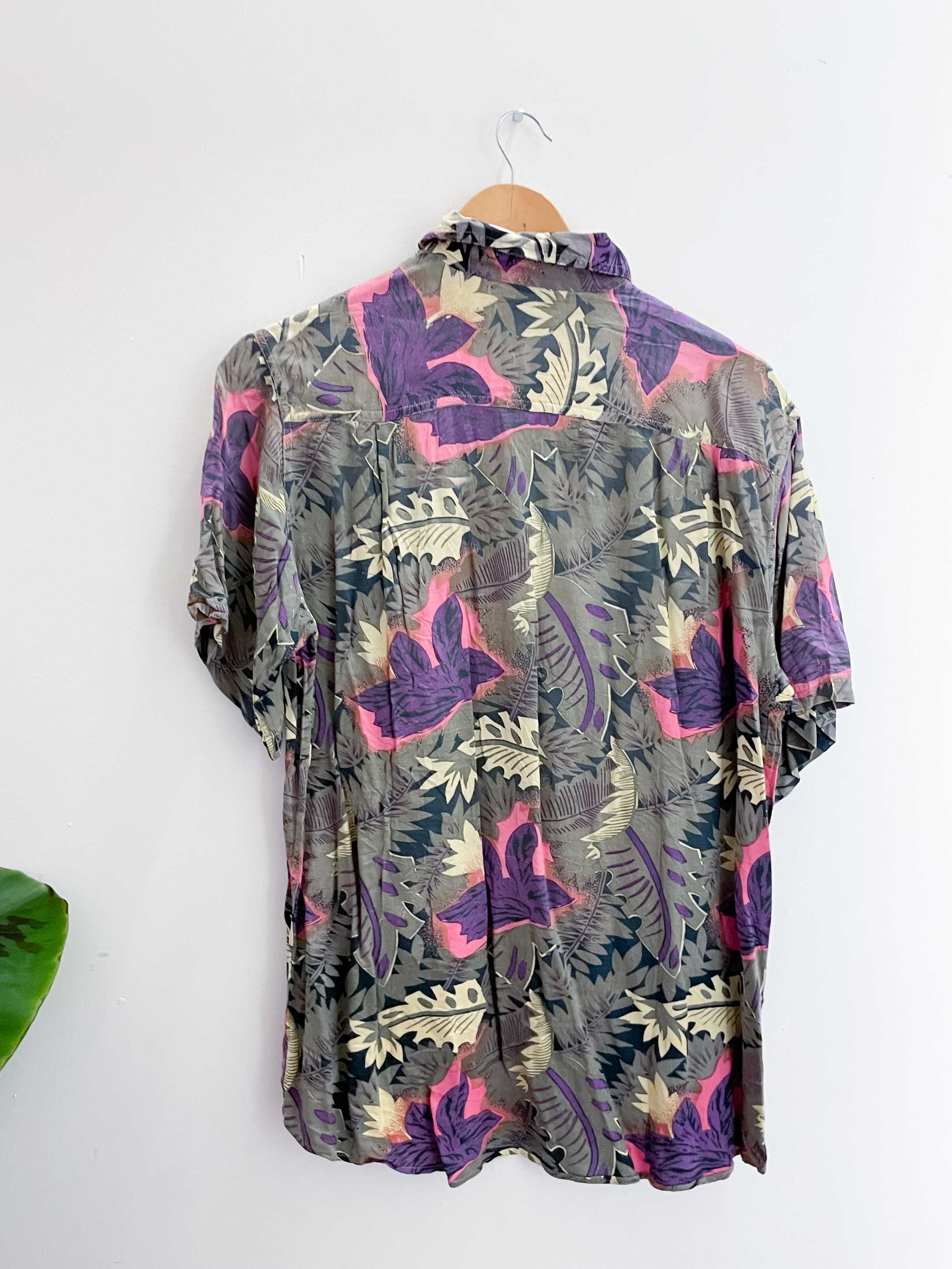 Vintage purple floral patterned beach mens short sleeve shirt size L