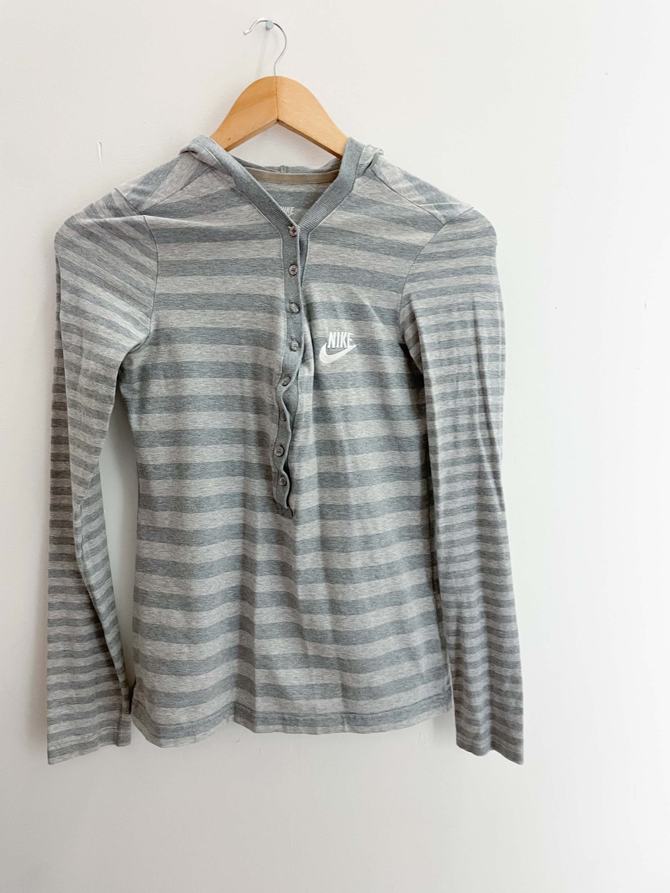 Vintage nike sportwear grey horizontal stripe medium hoodie