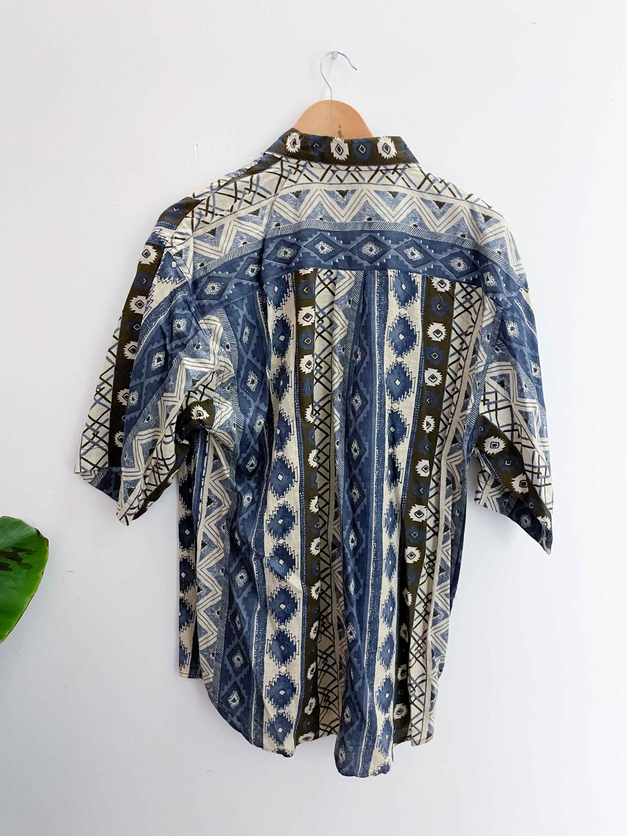 Vintage blue abstract pattern festive shirt size XL