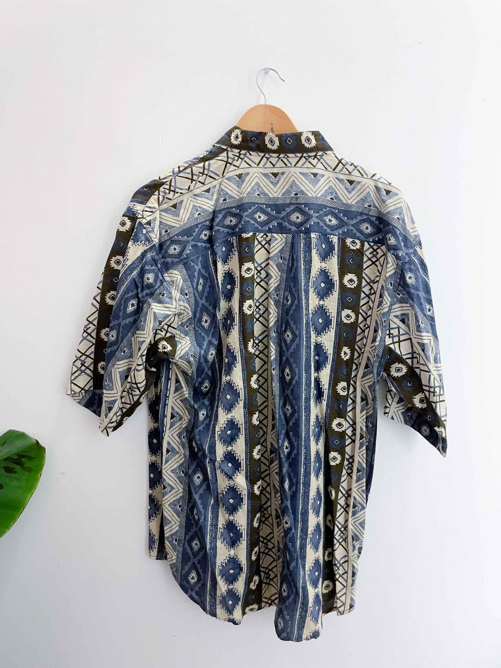Vintage blue abstract pattern festive shirt size XL