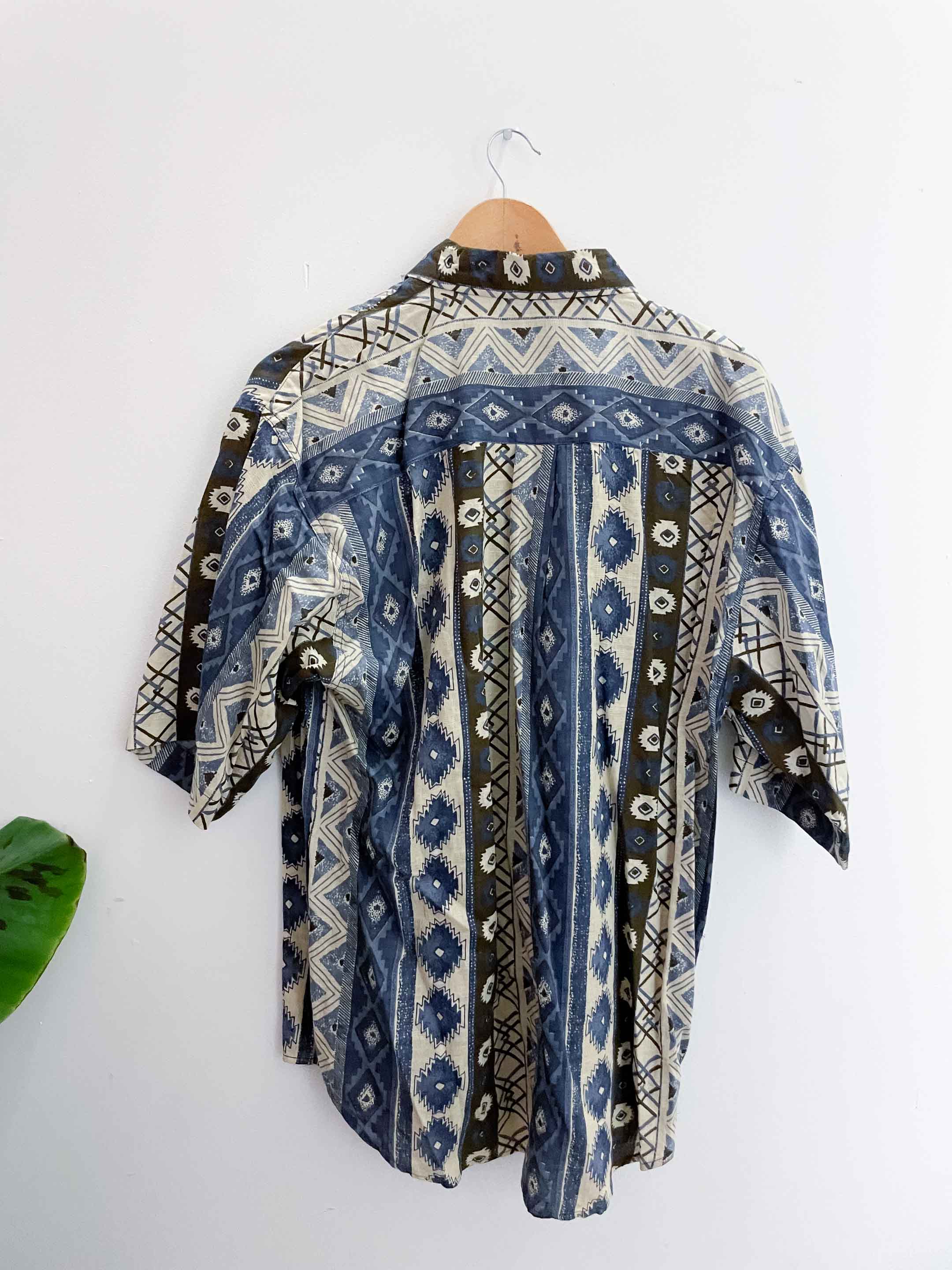 Vintage blue abstract pattern festive shirt size XL