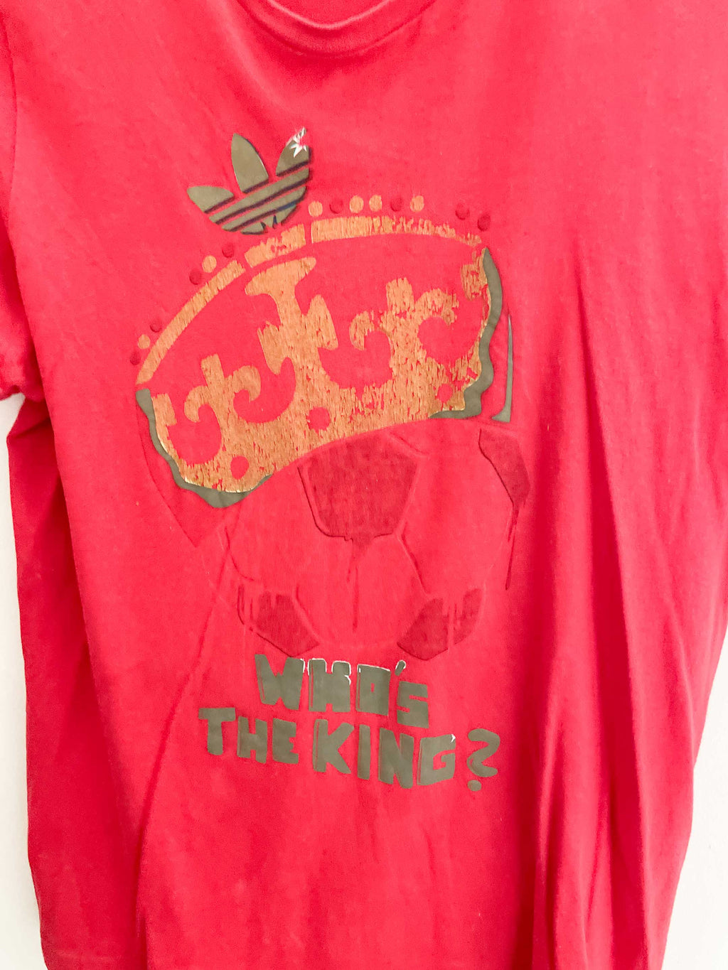 Vintage Adidas who is the king graphics red small tshirt