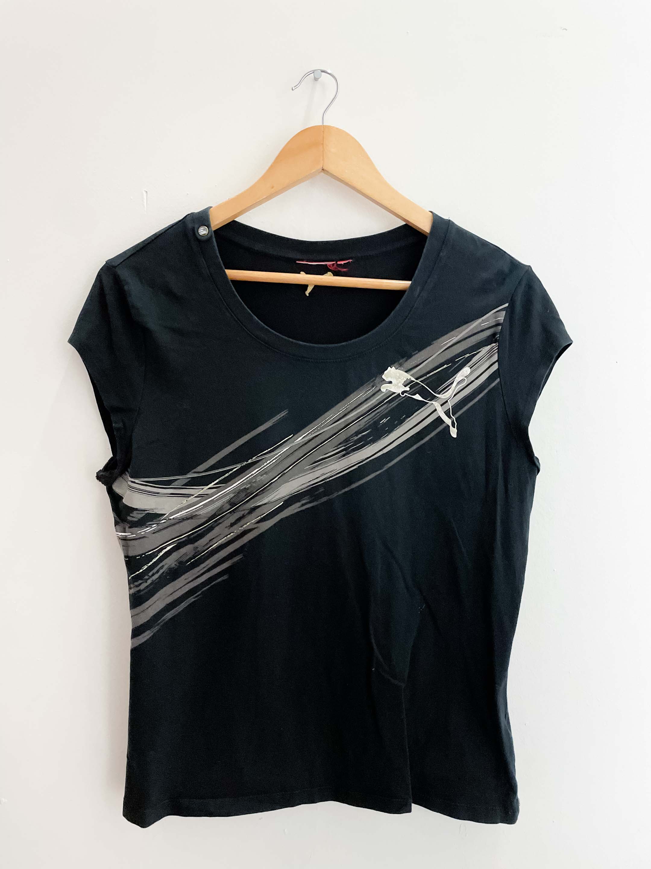 Vintage black puma medium short sleeve tshirt