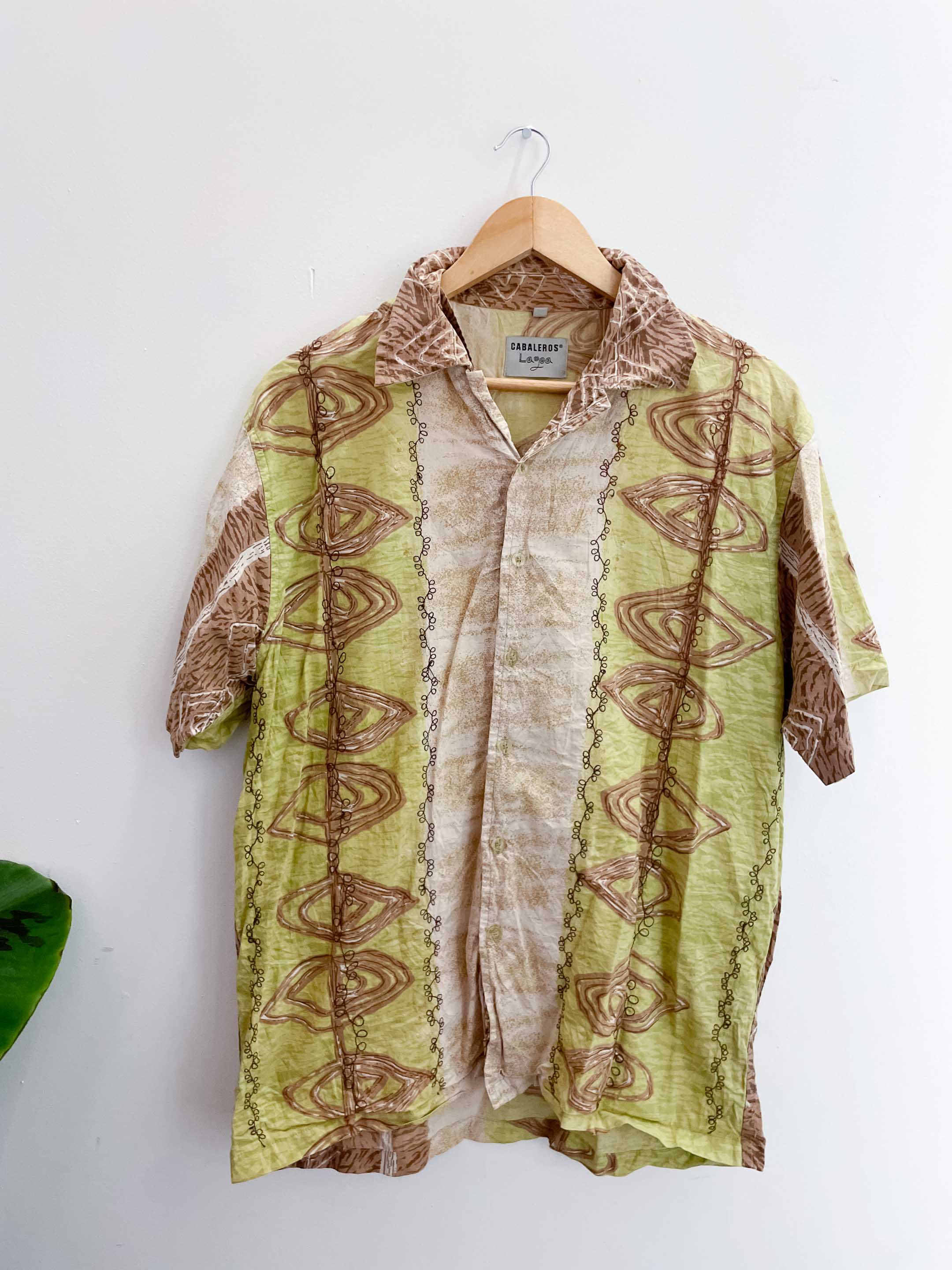 Vintage cabaleros cream festival patterned short sleeve shirt size M