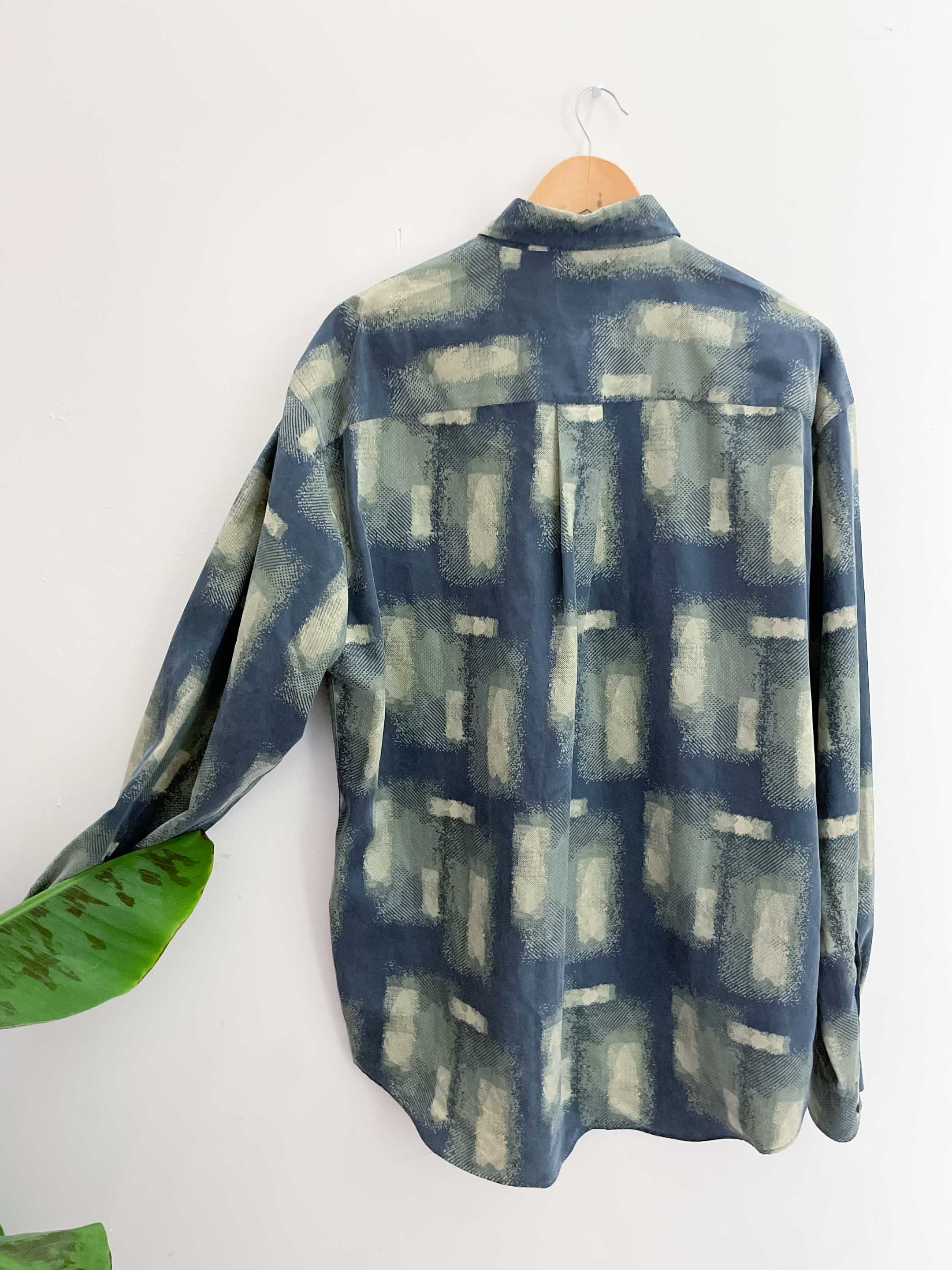 Vintage blue abstract festive pattern mens long sleeve shirt size L