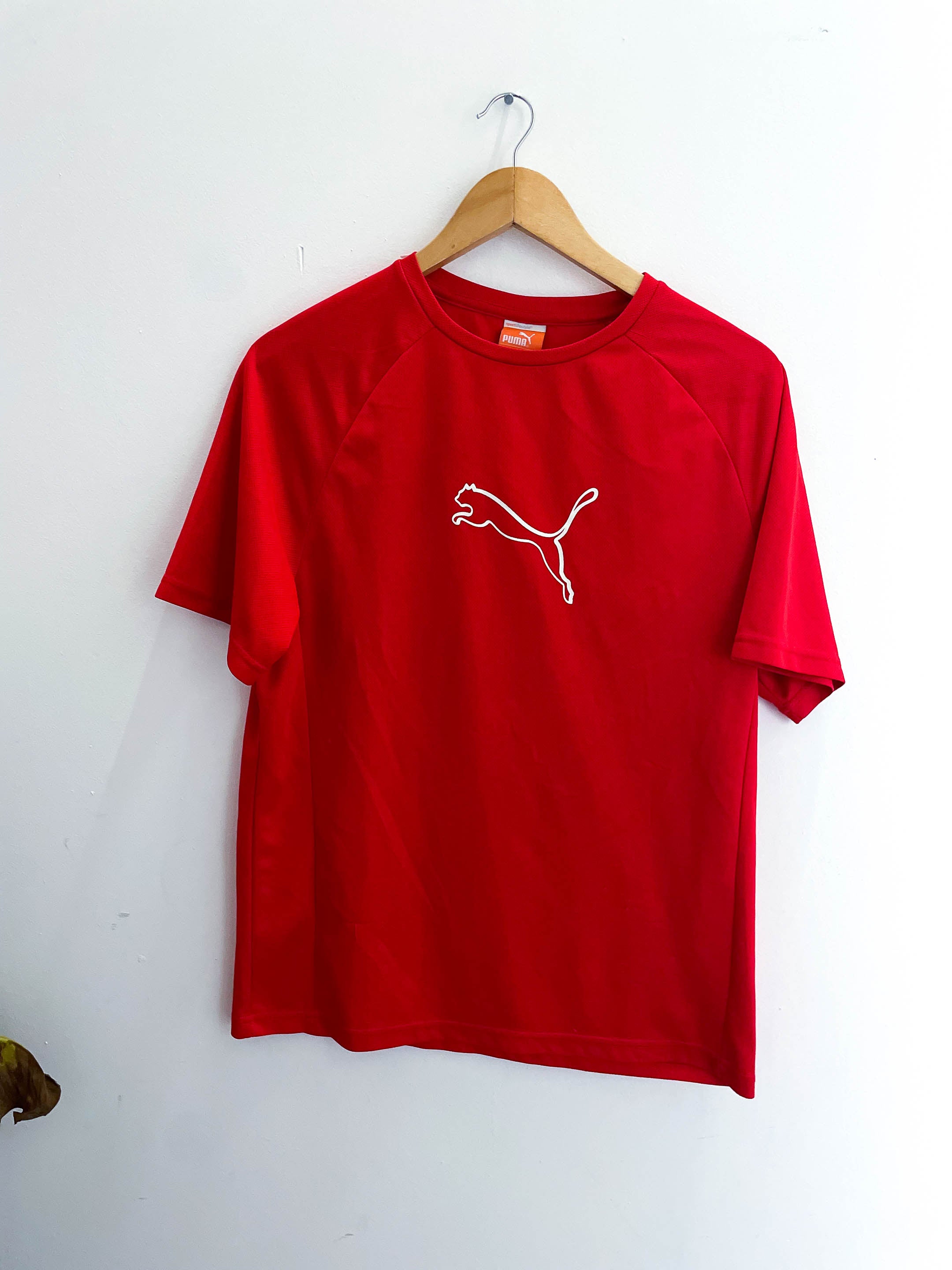 Vintage red puma sport lifestyle small tshirt