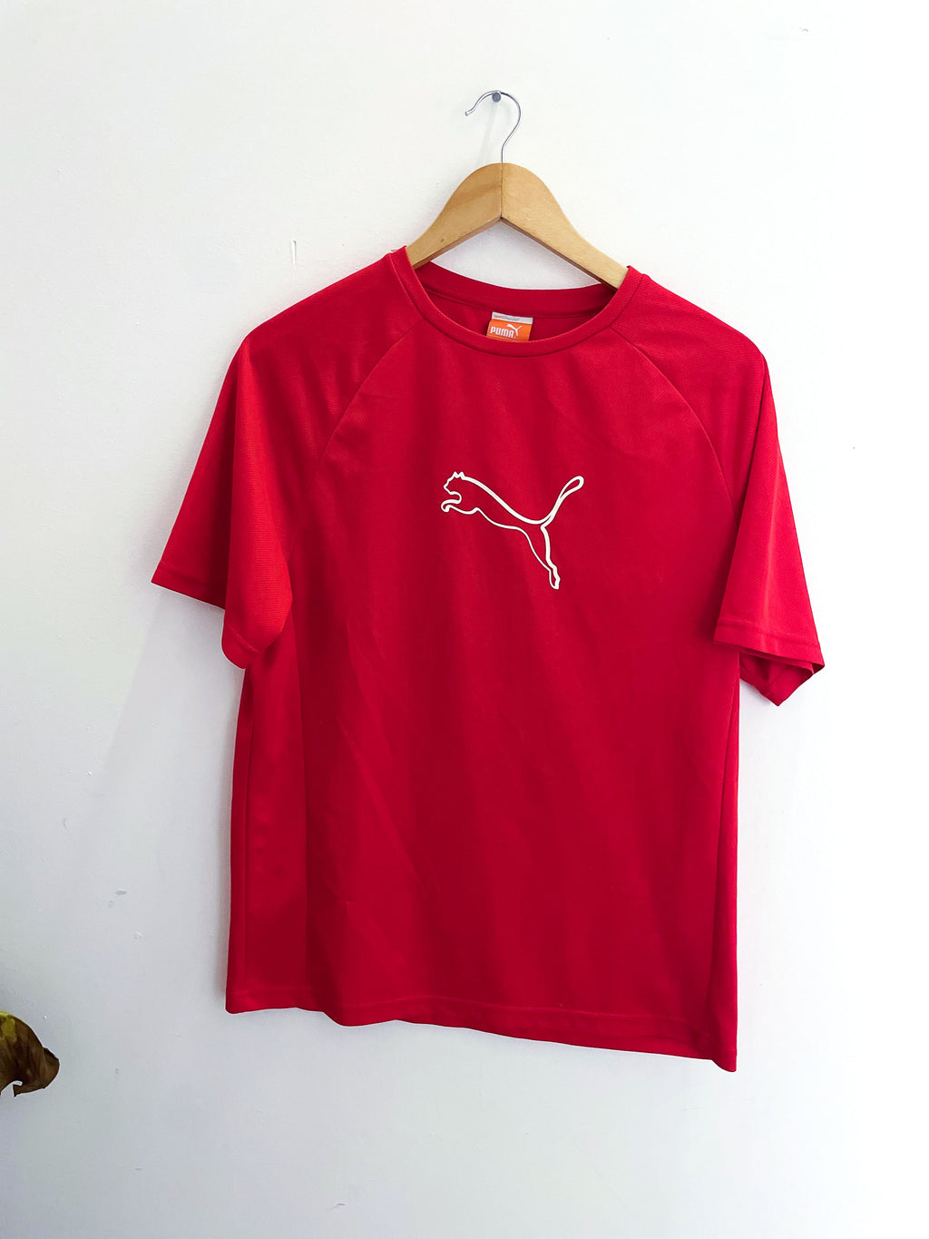 Vintage red puma sport lifestyle small tshirt