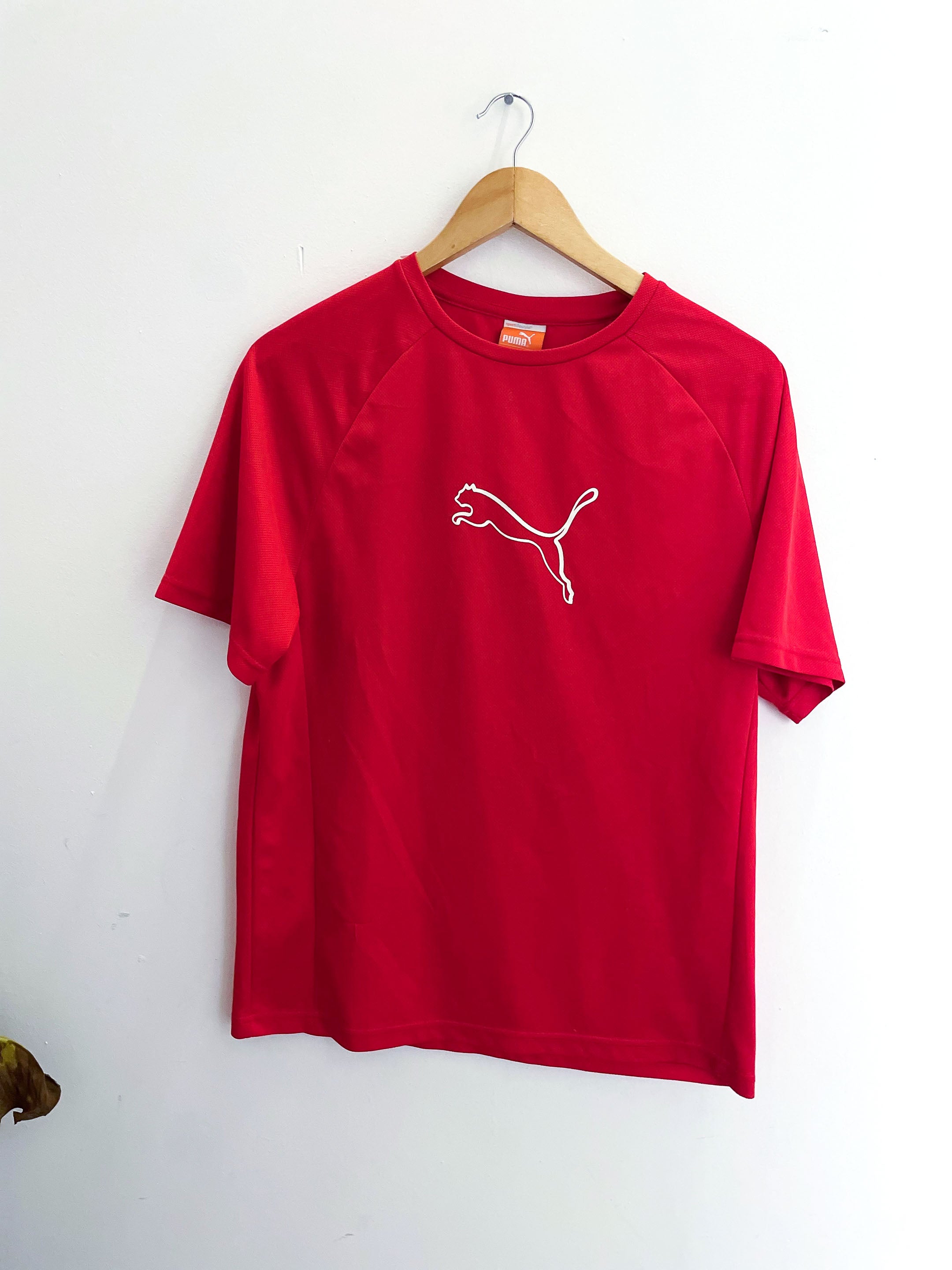 Vintage red puma sport lifestyle small tshirt