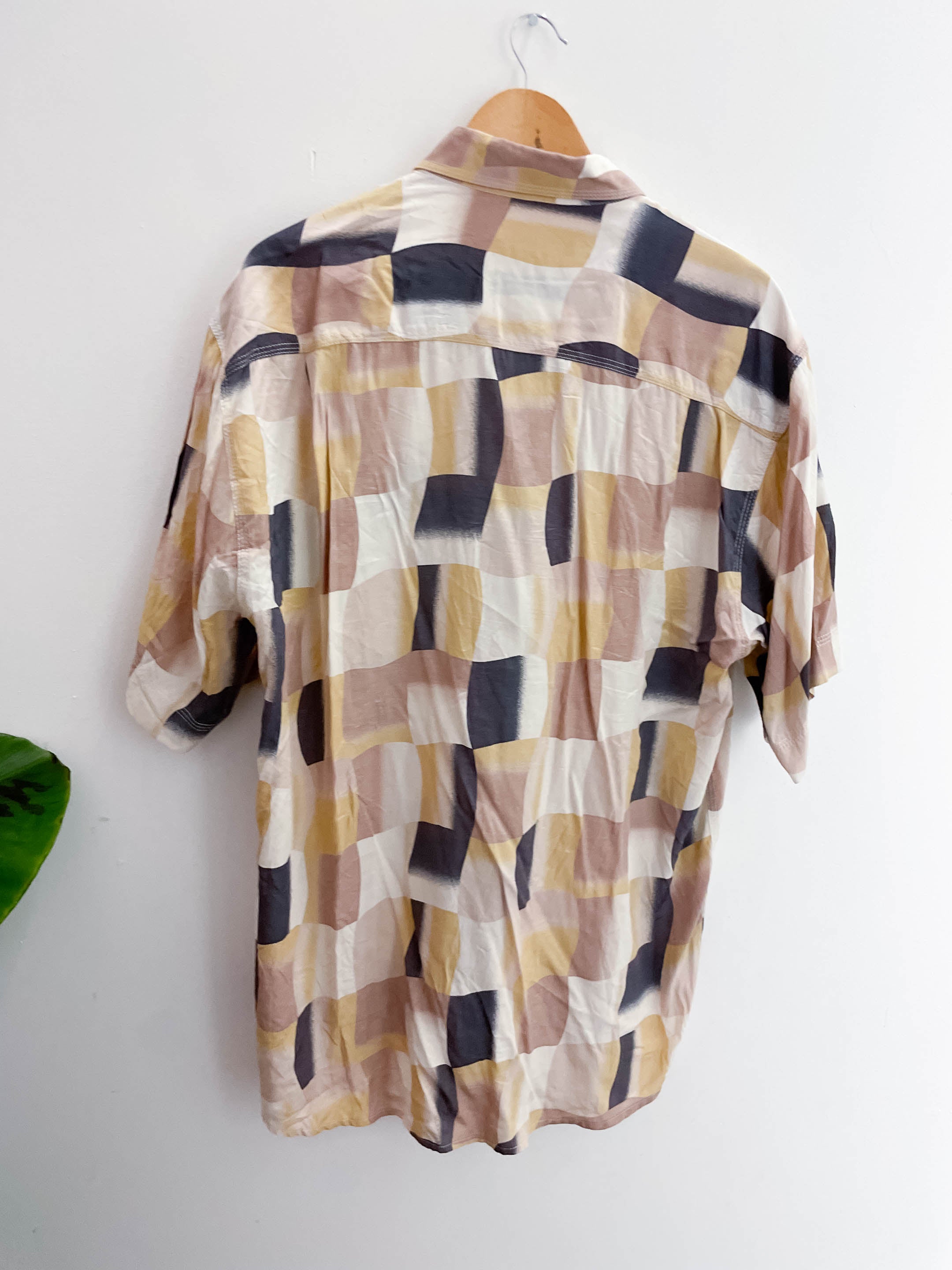 Vintage cream printed pattern cap 10 ten shirt size XL