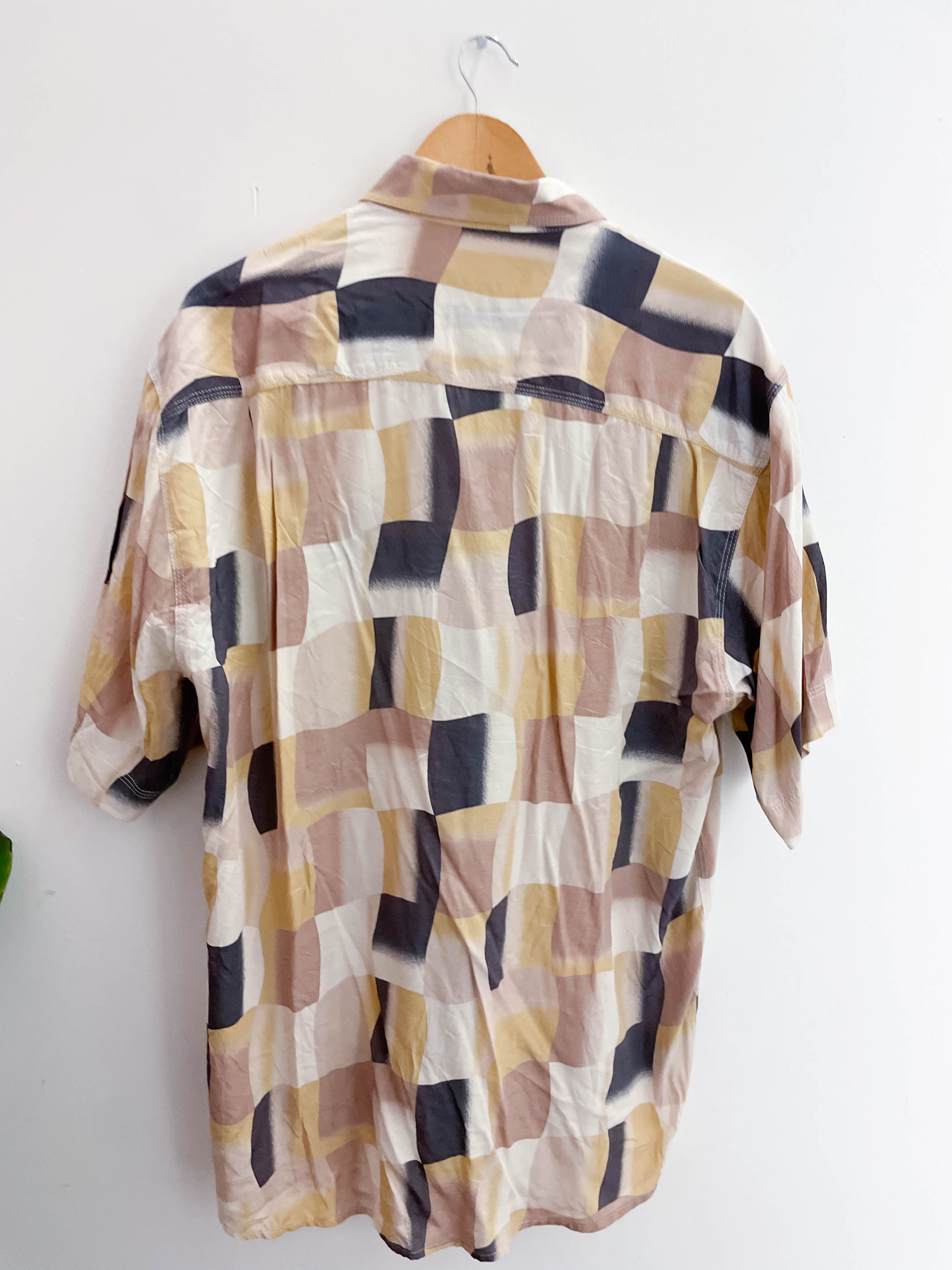 Vintage cream printed pattern cap 10 ten shirt size XL