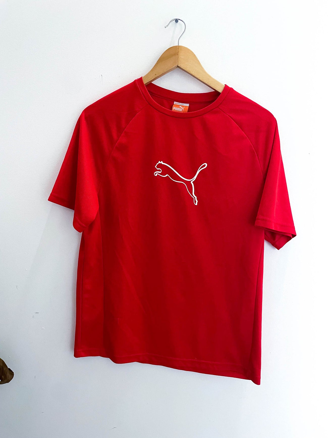 Vintage red puma sport lifestyle small tshirt weighnpayclothingstore