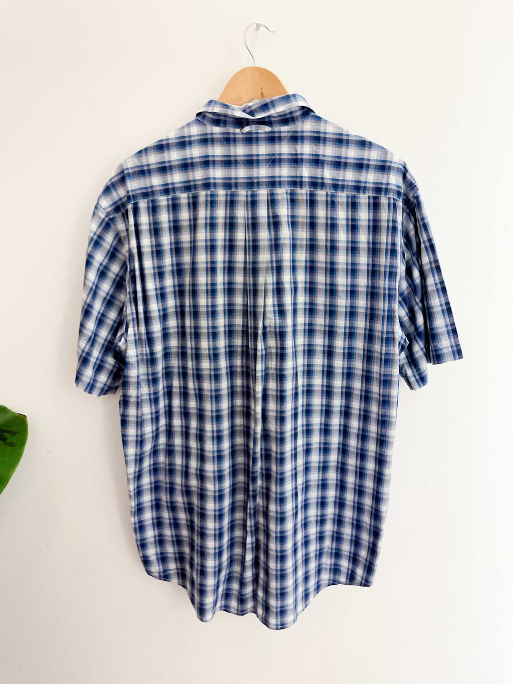 Vintage blue tommy hilfiger checkered mens short sleeve large shirt