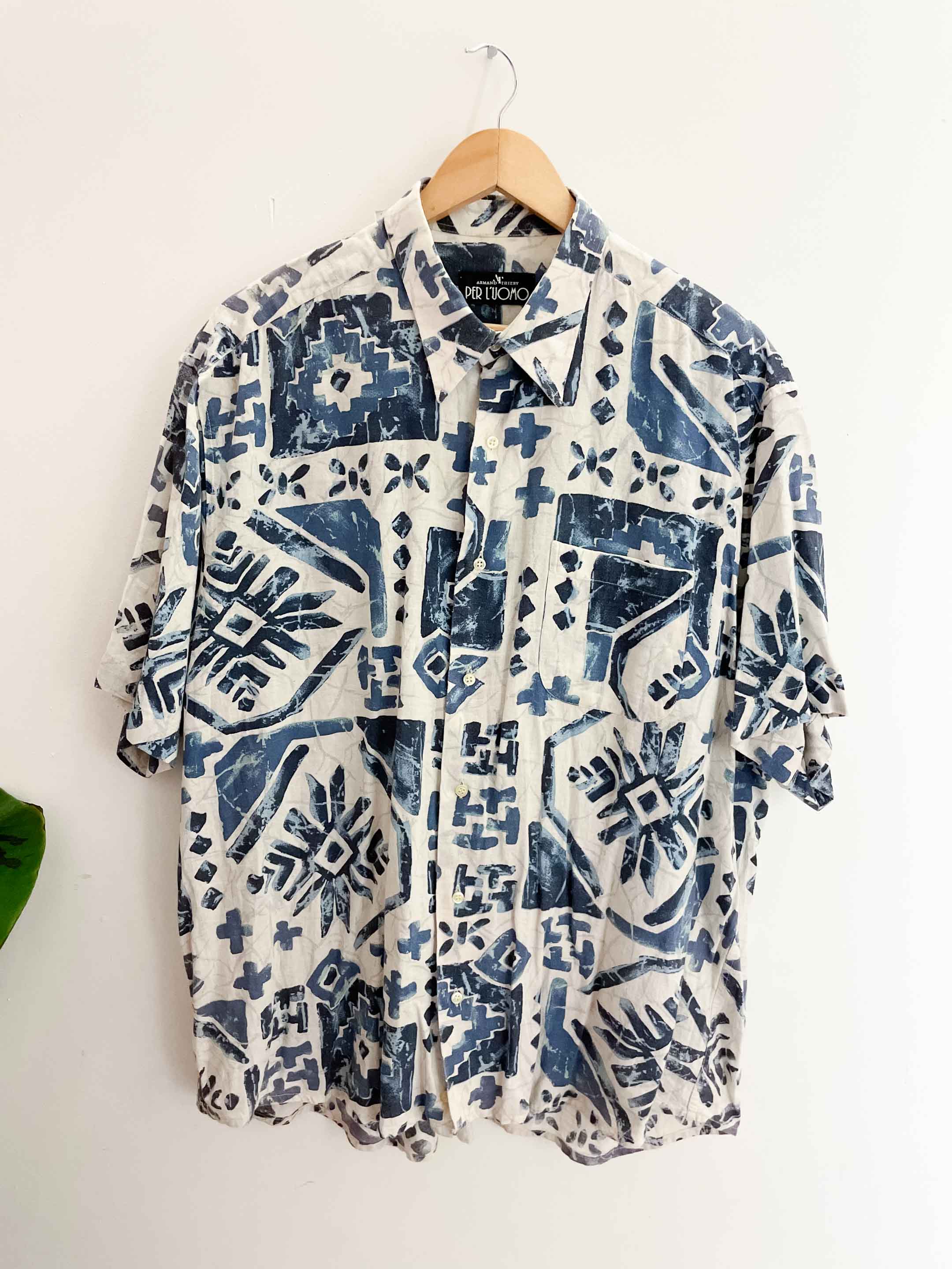 Vintage per l'uomo white abstract patterned mens short sleeve medium shirt