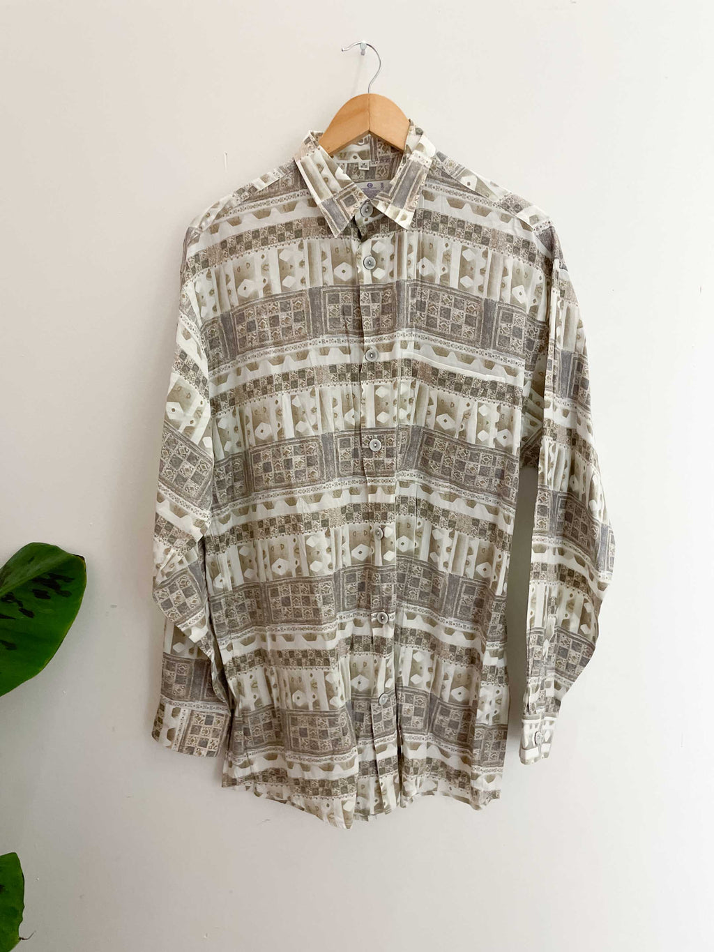 Vintage brown men abstract festival pattern long sleeve shirt size m