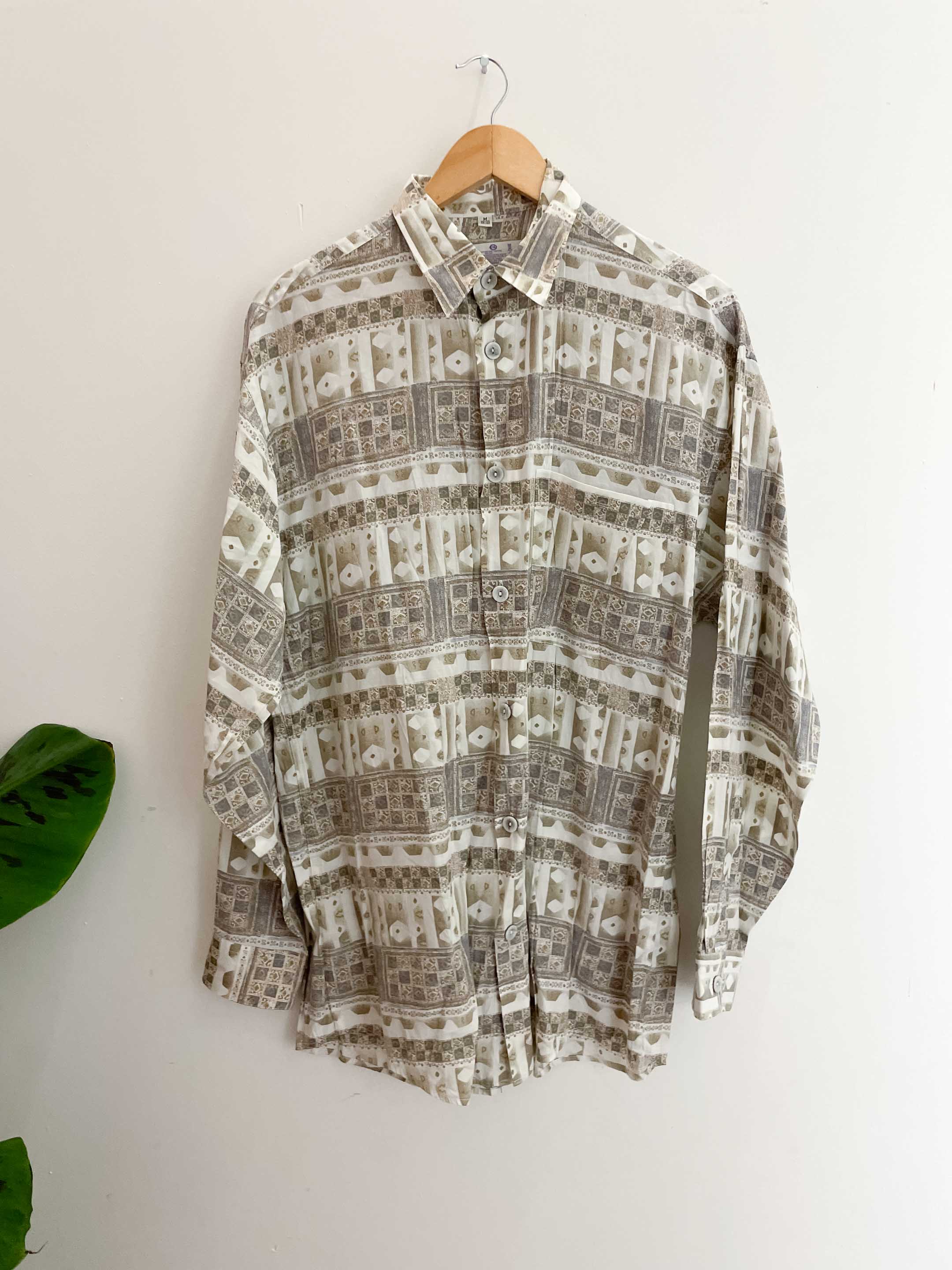 Vintage brown men abstract festival pattern long sleeve shirt size m