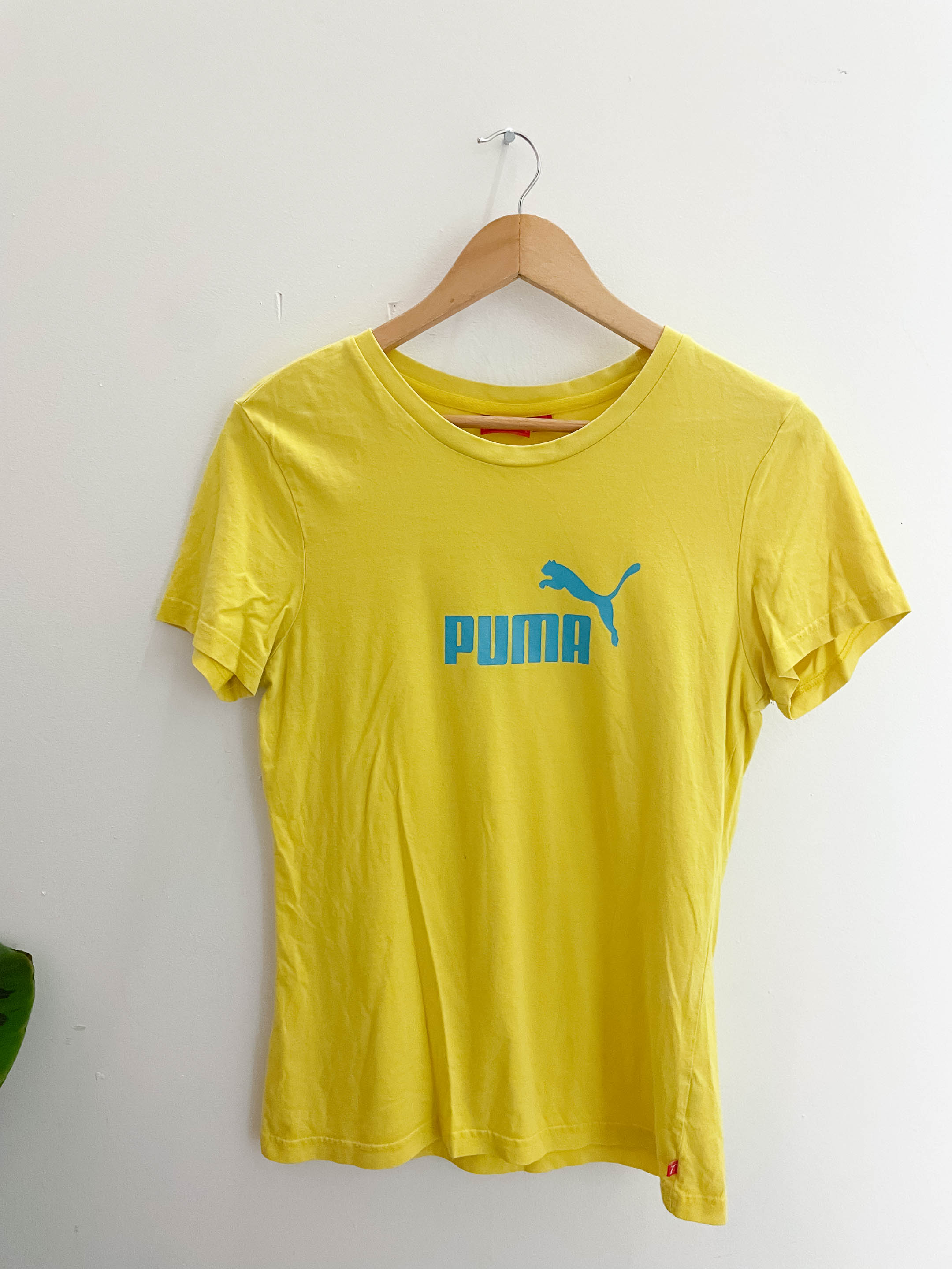 Vintage puma yellow medium tshirt