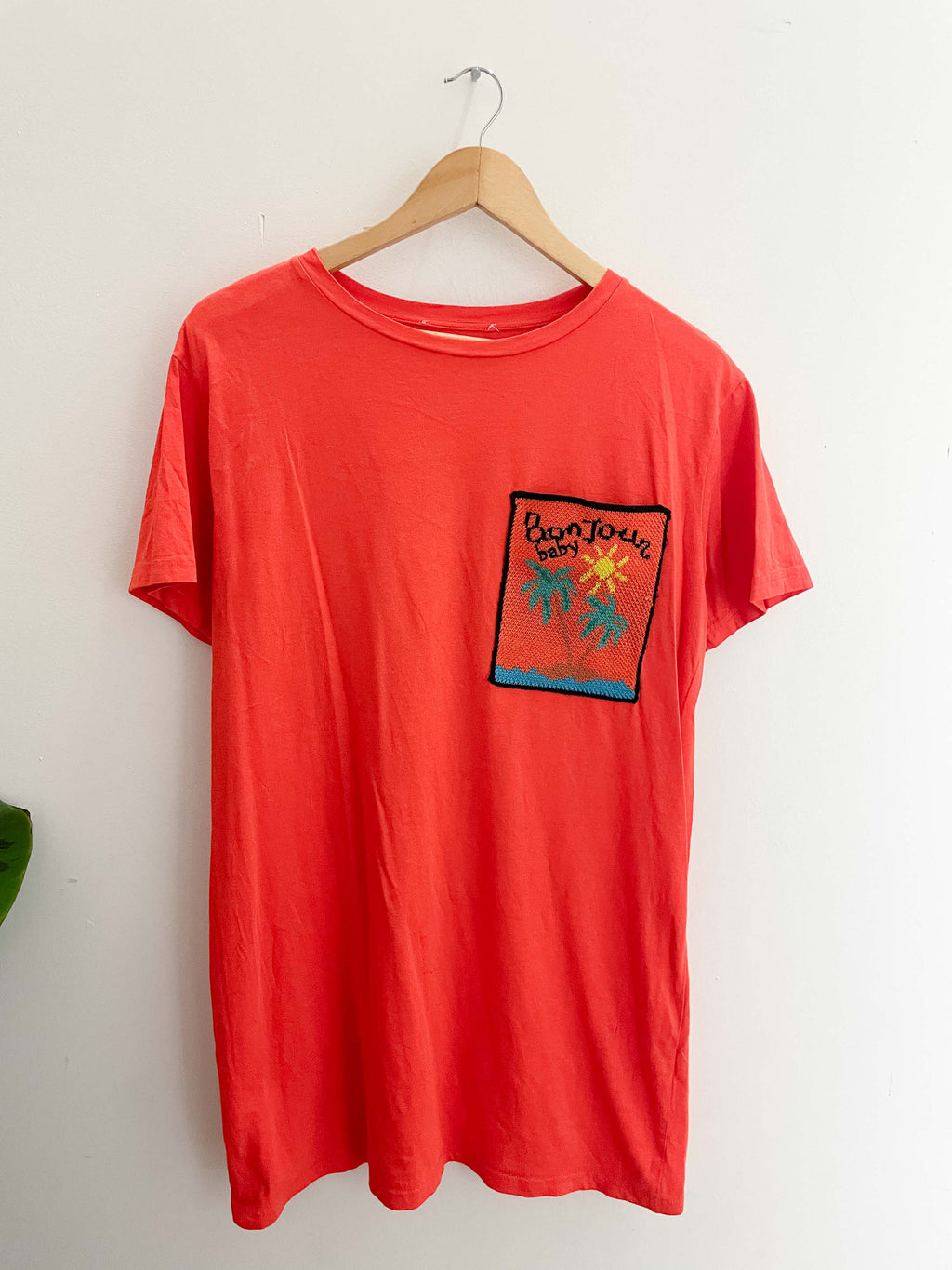 Vintage orange graphics large tshirt